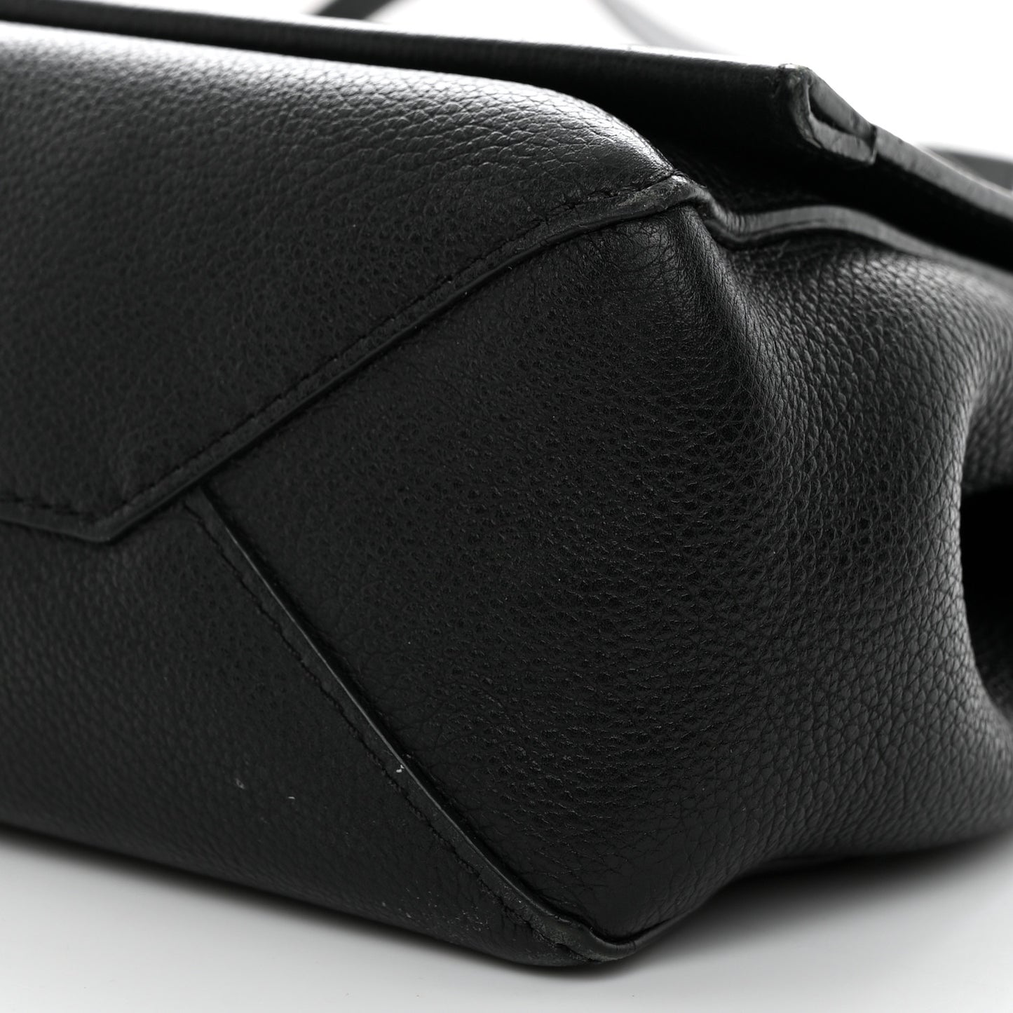 Calfskin Lockme II Chain Bag BB Black