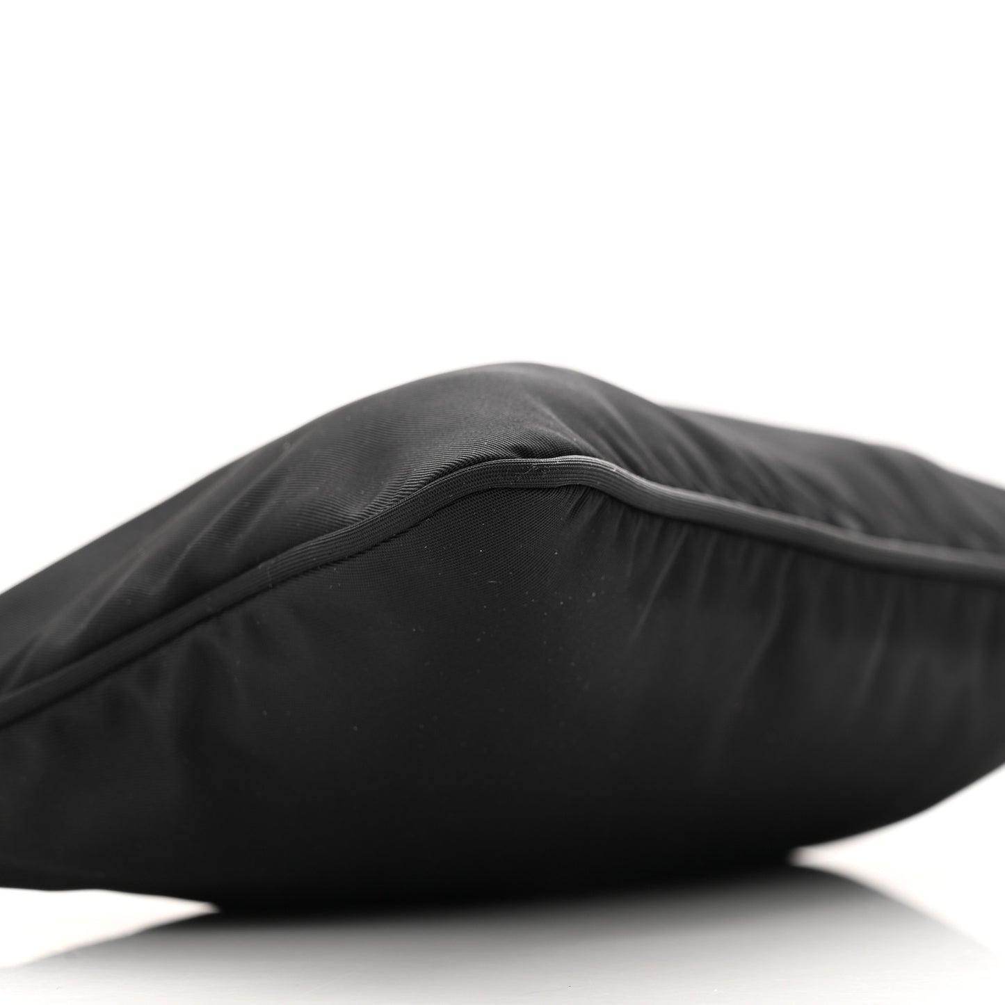 Re-Nylon Vela Pouch Black