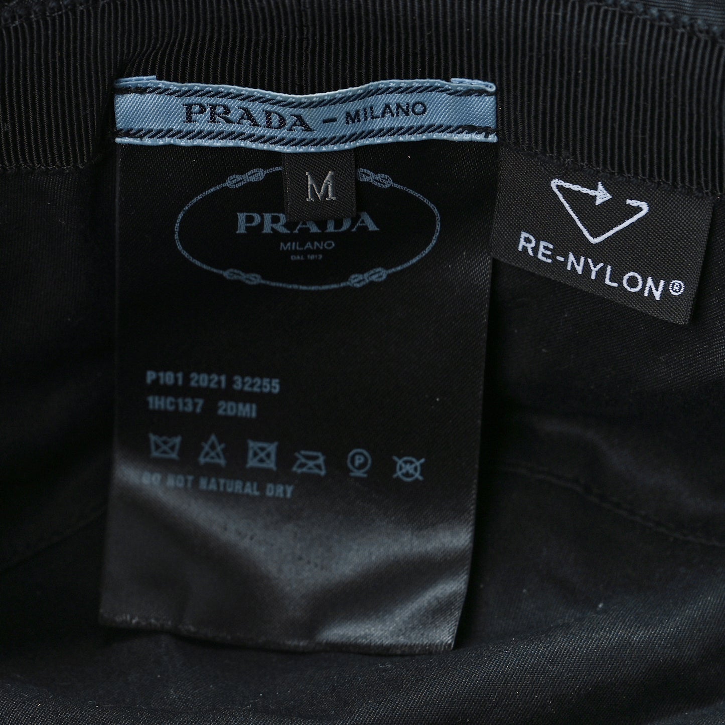 Re-Nylon Metal Triangle Logo Womens Bucket Hat M Black