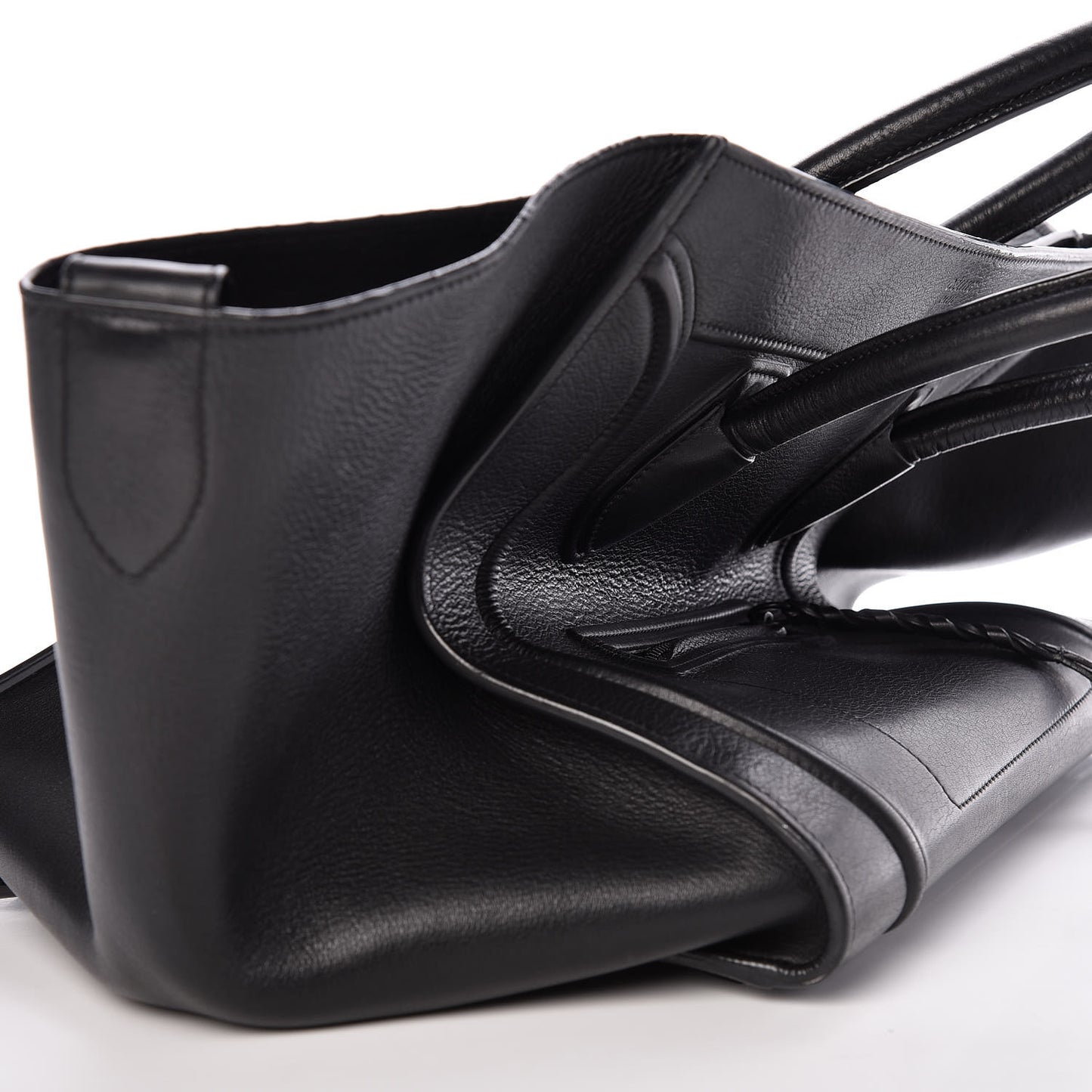 Supple Calfskin Medium Phantom Luggage Black