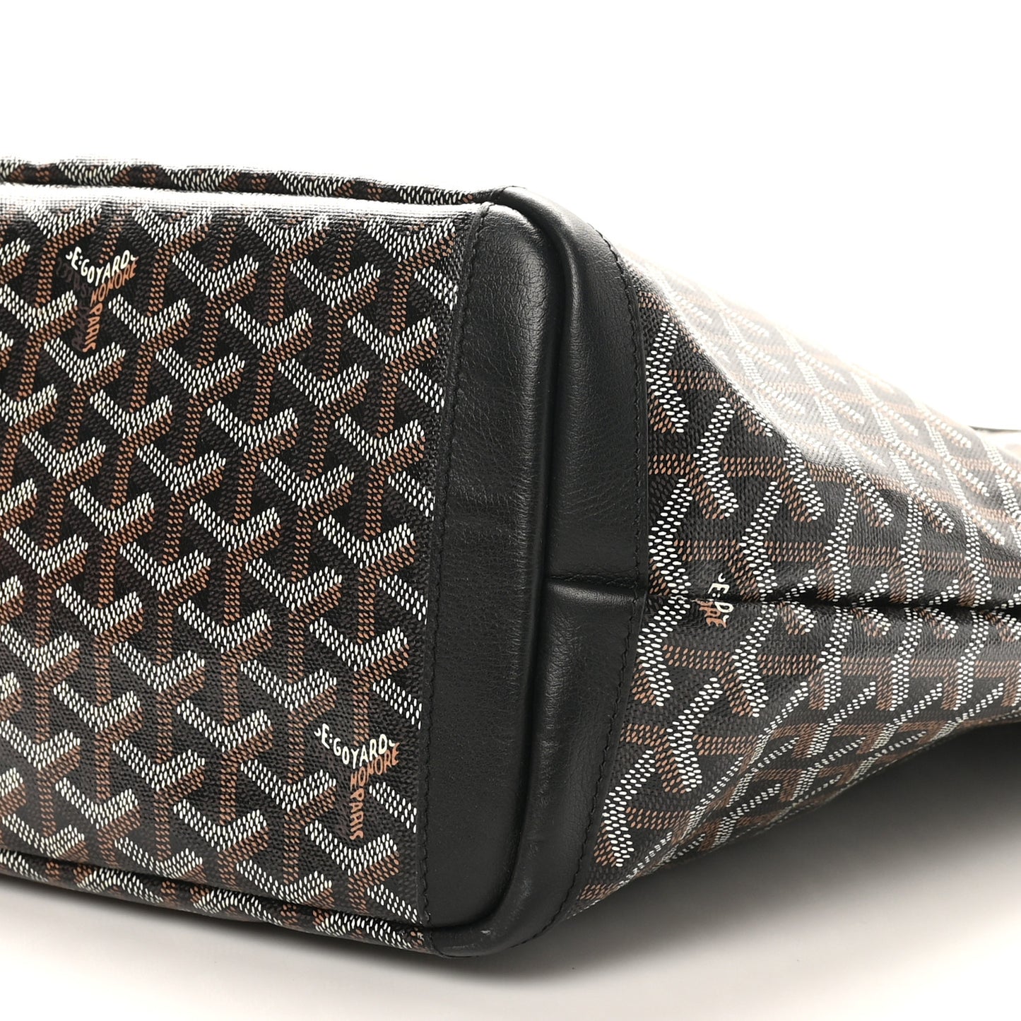 Goyardine Artois MM Black