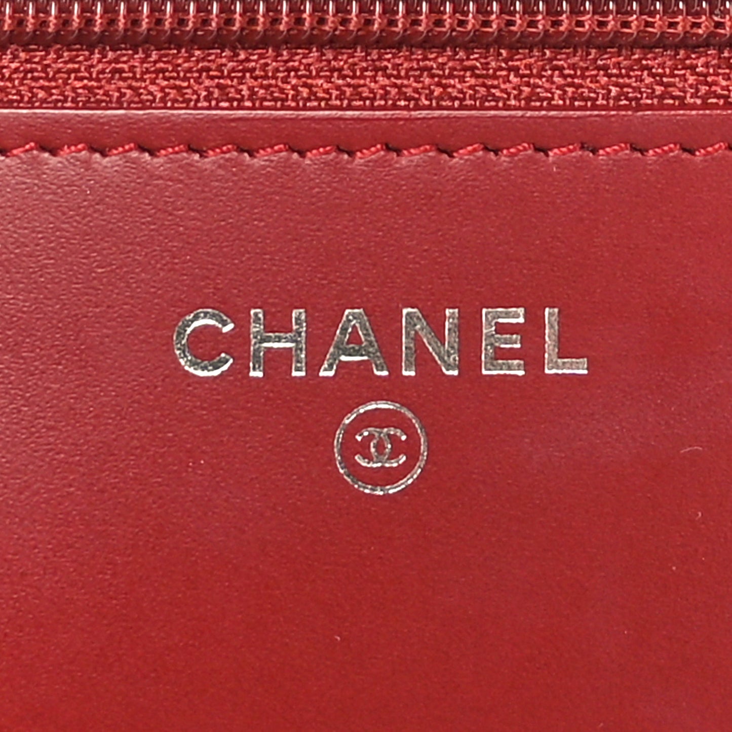 Patent Quilted Wallet On Chain WOC Red