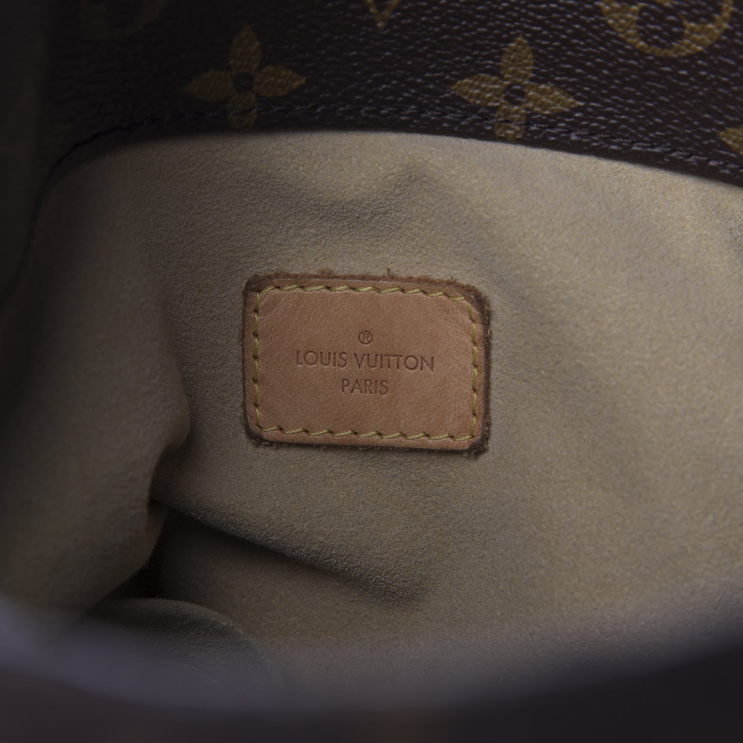 Louis Vuitton Monogram Artsy MM 8 of 10