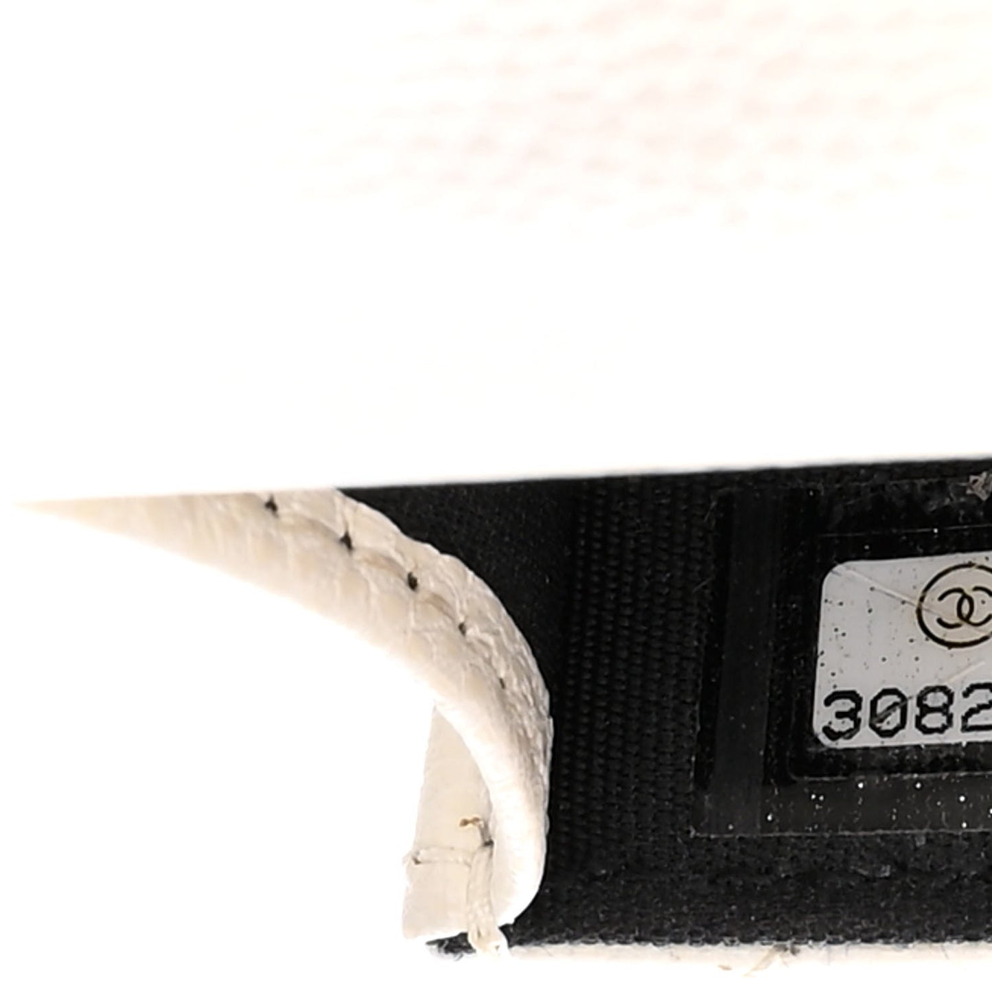 Caviar Quilted My Everything Clutch With Chain White Black