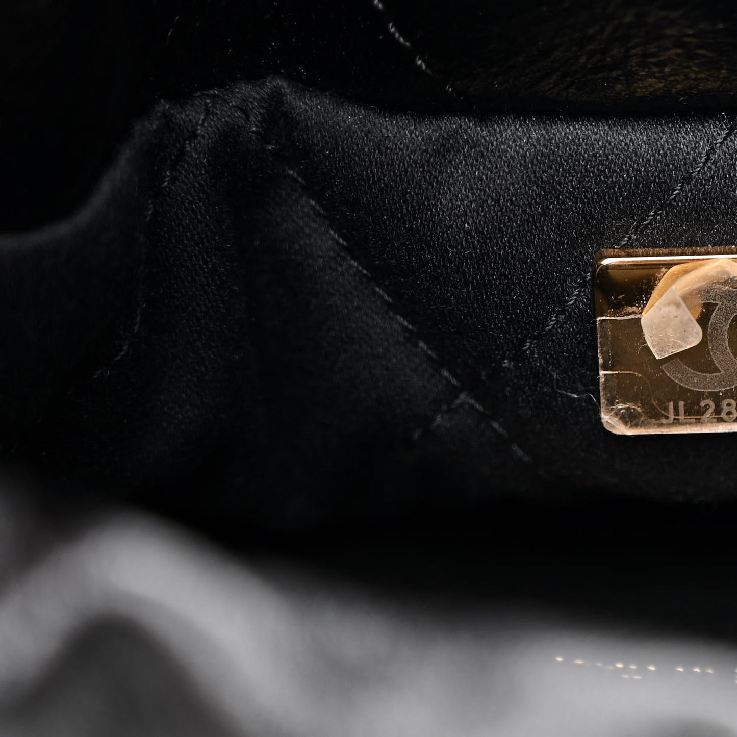 Shiny Crumpled Calfskin Quilted Pearl Mini Chanel 22 Black