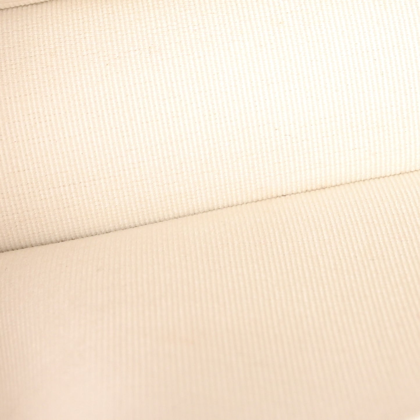 Caviar Quilted Classic Clutch With Chain White