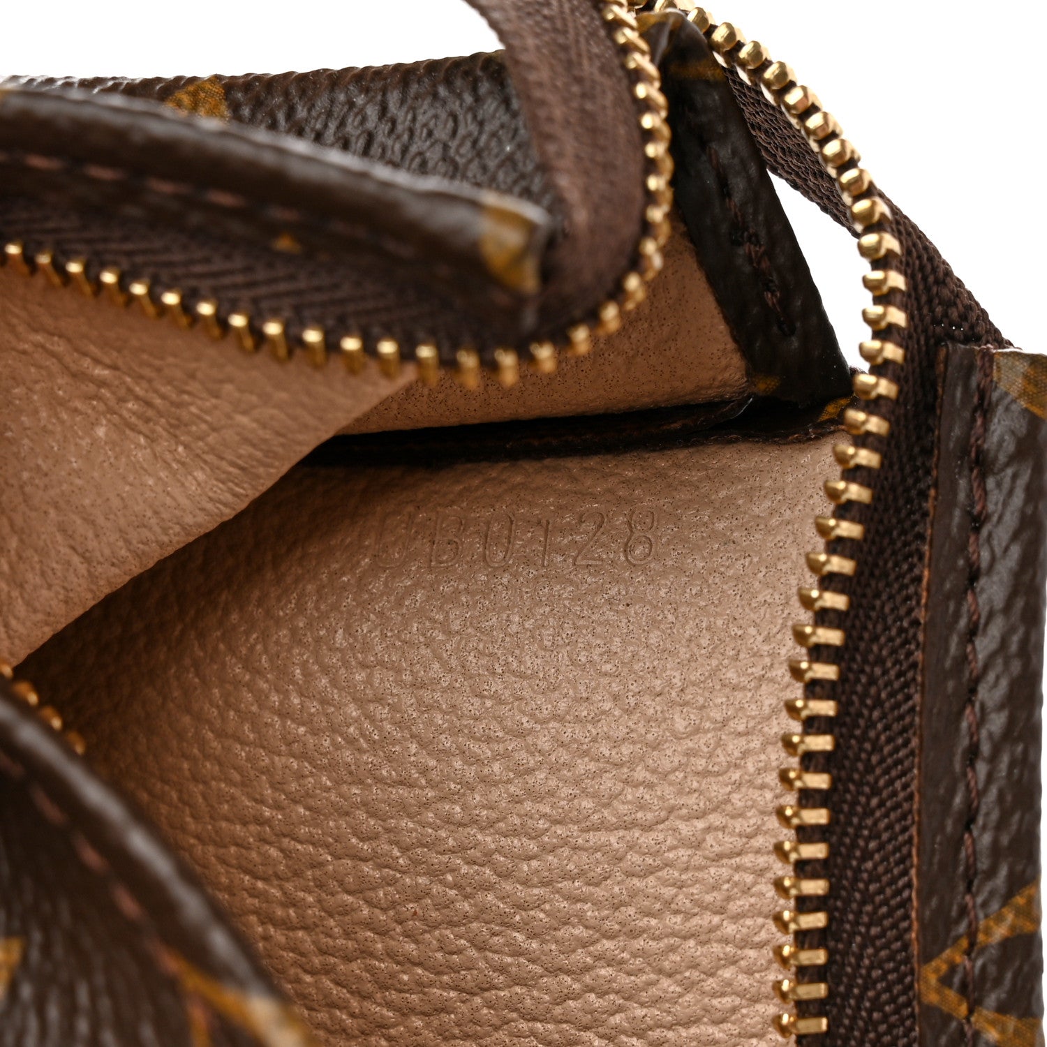Louis Vuitton Monogram Toiletry Pouch 15 7 of 7
