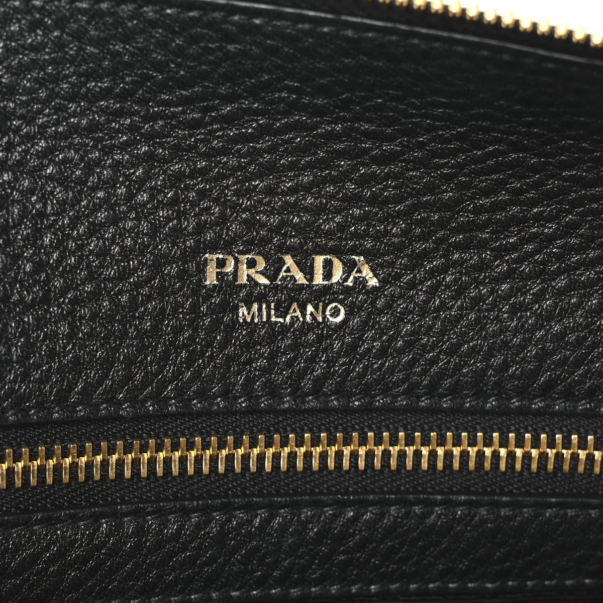 Vitello Daino Small Tote Black