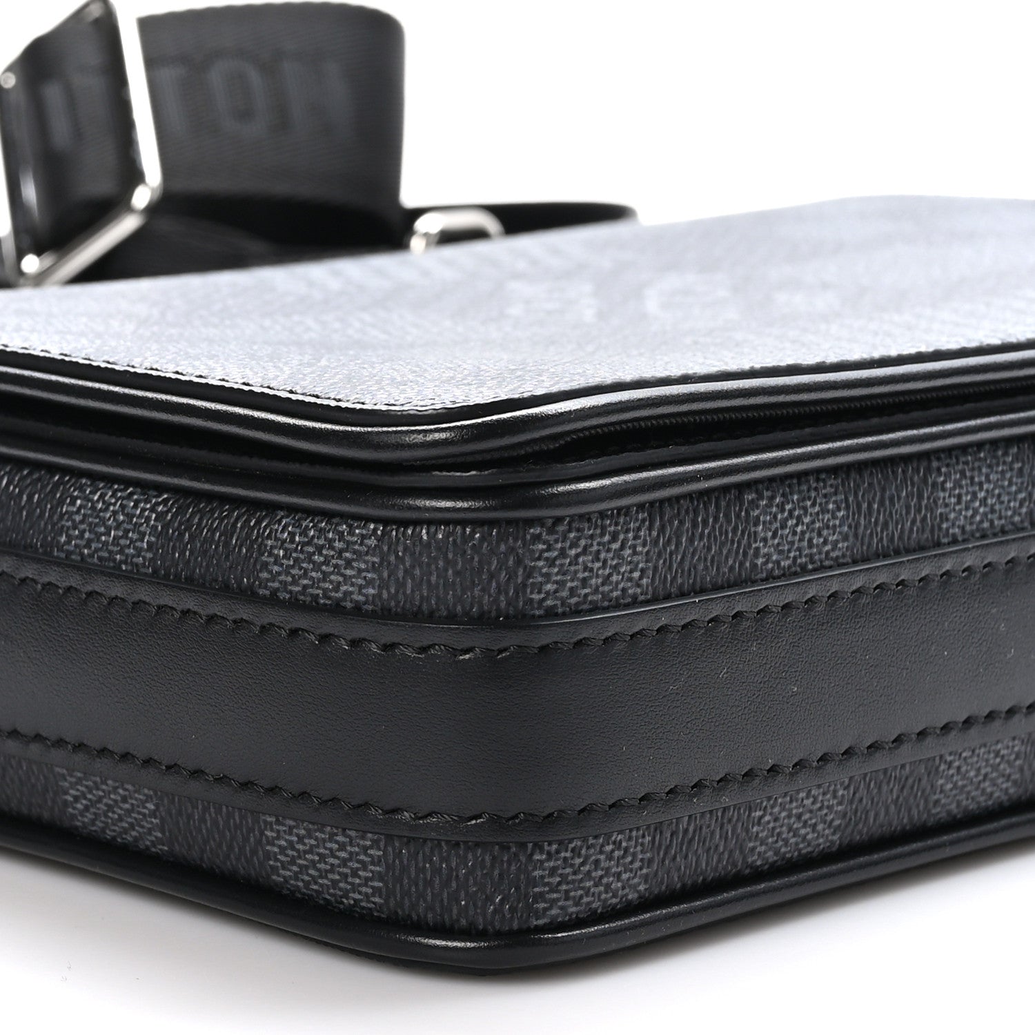 Louis Vuitton Damier Graphite 3D Studio Messenger 8 of 9
