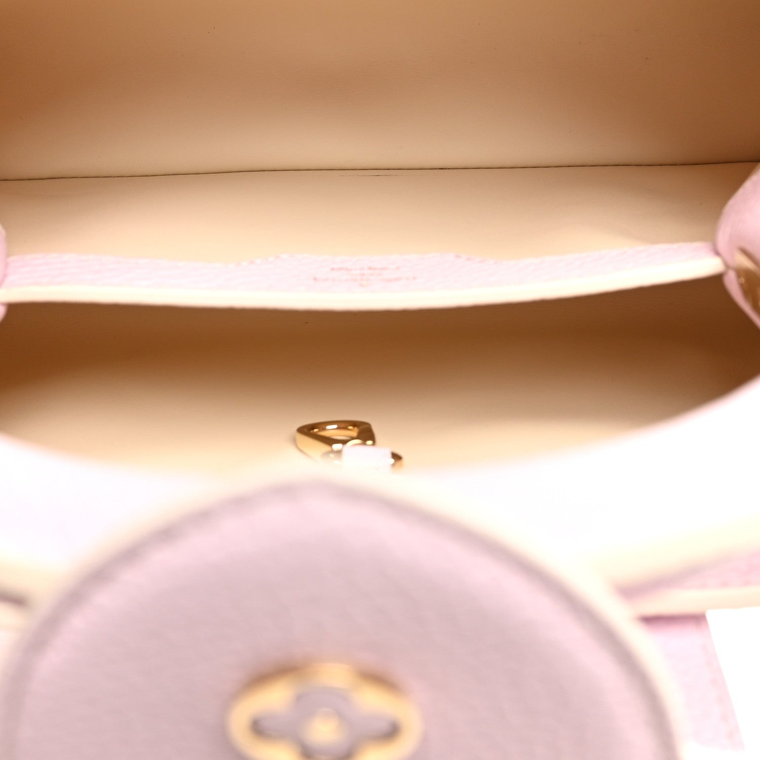 Louis Vuitton Taurillon MiniMe Capucines BB Guimauve Powder White 5 of 9