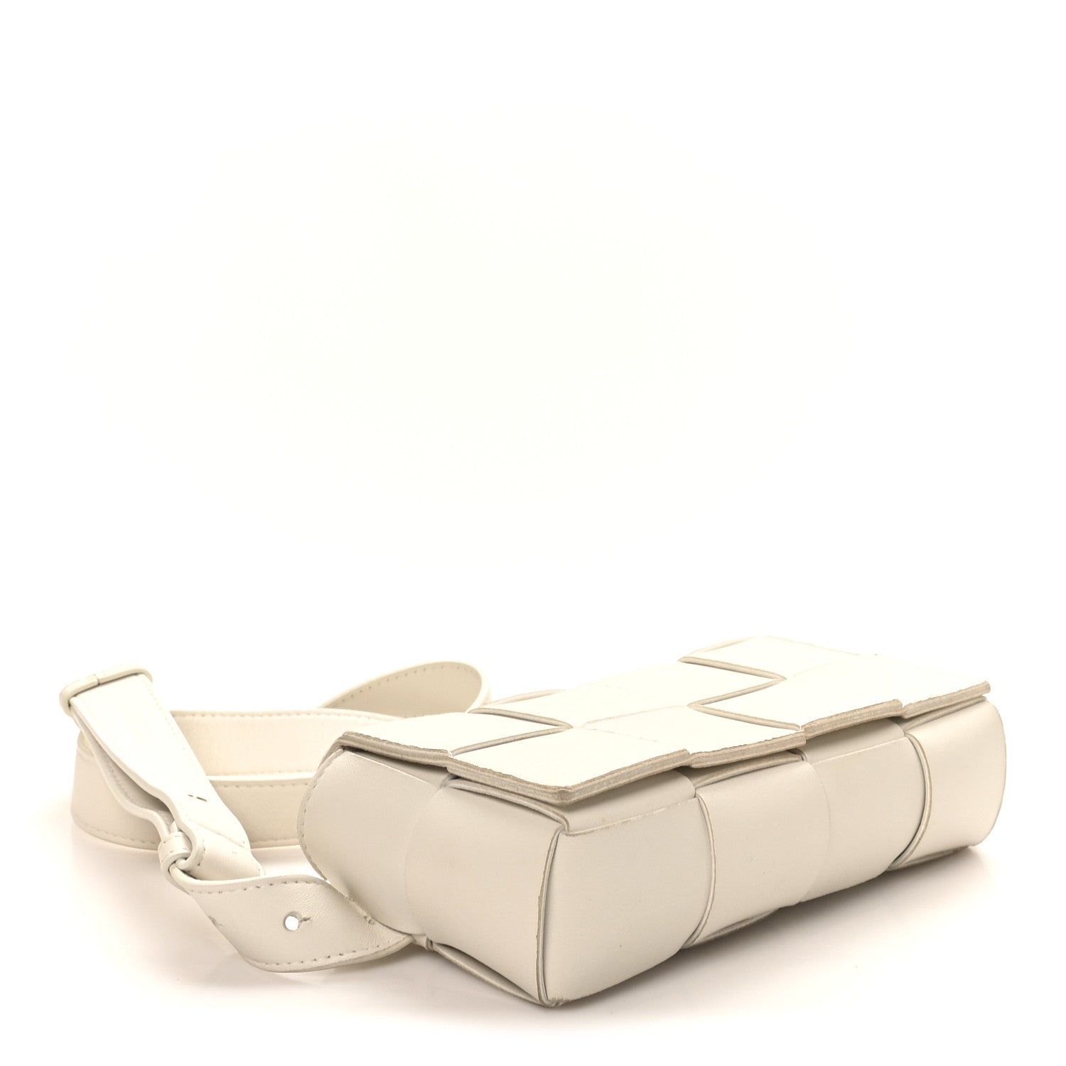 Bottega Veneta Nappa Maxi Intreccio The Belt Cassette Bag White 3 of 8