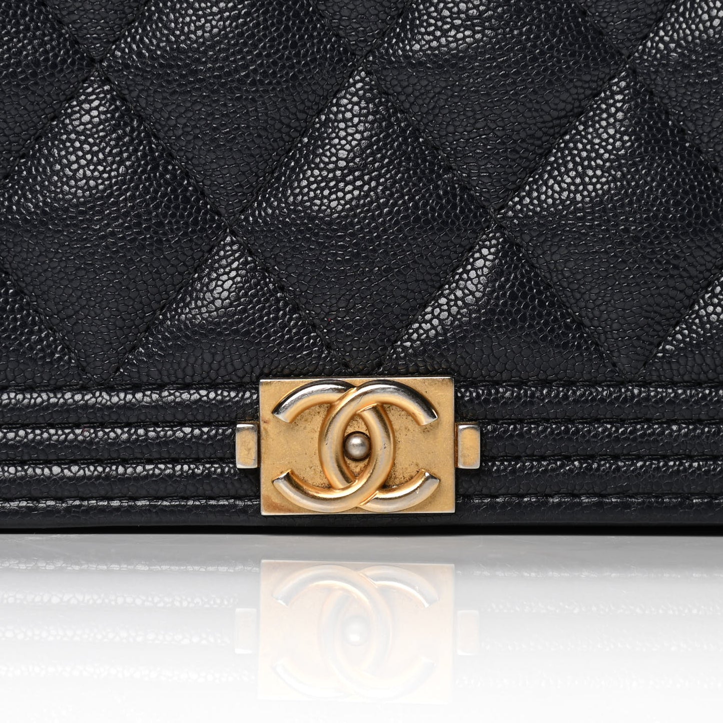 Caviar Quilted Boy Wallet On Chain WOC Navy