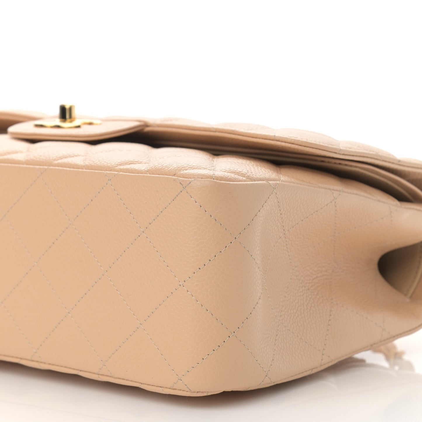 Caviar Quilted Jumbo Double Flap Beige Clair