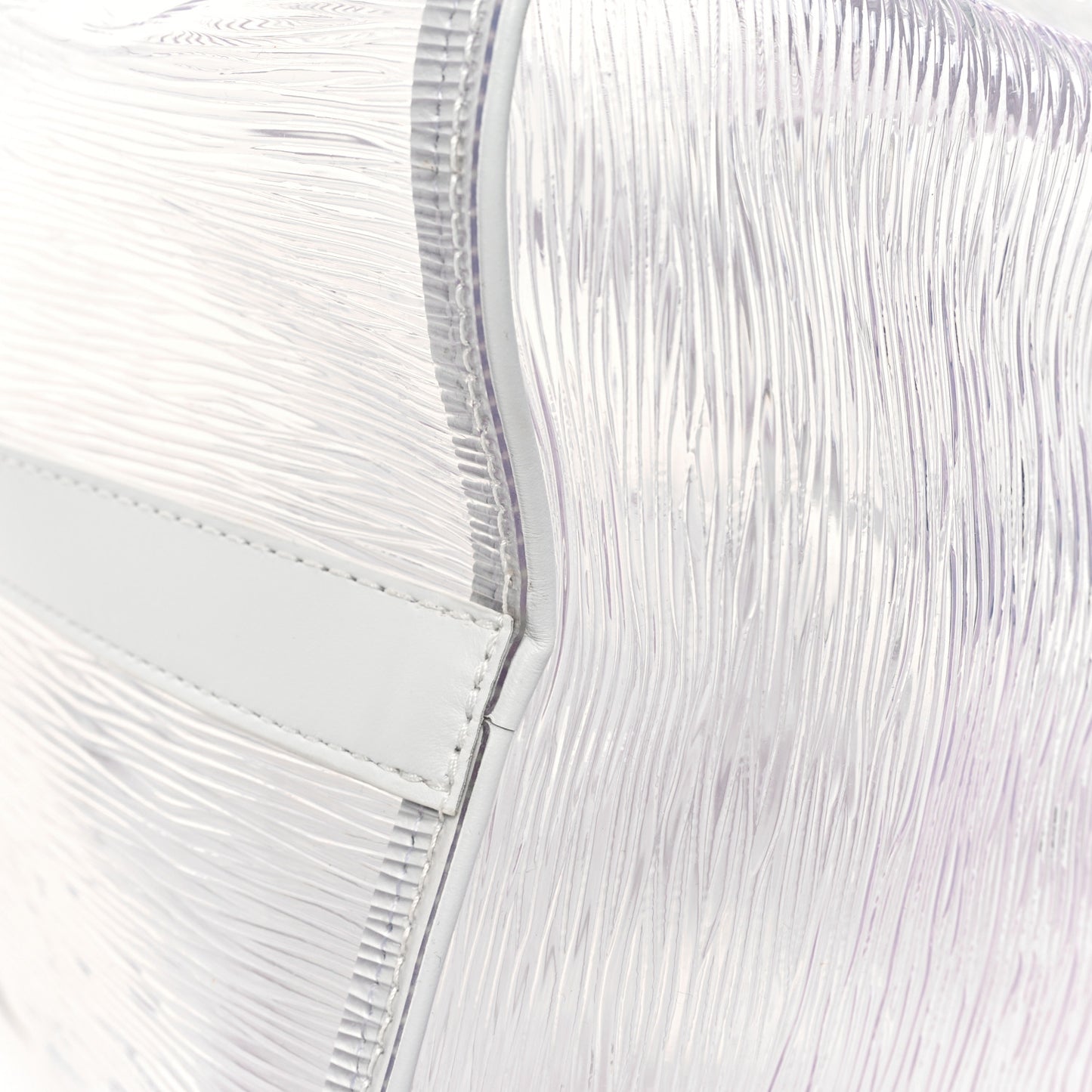 PVC Epi Embossed Wavy Keepall Bandouliere 50 White