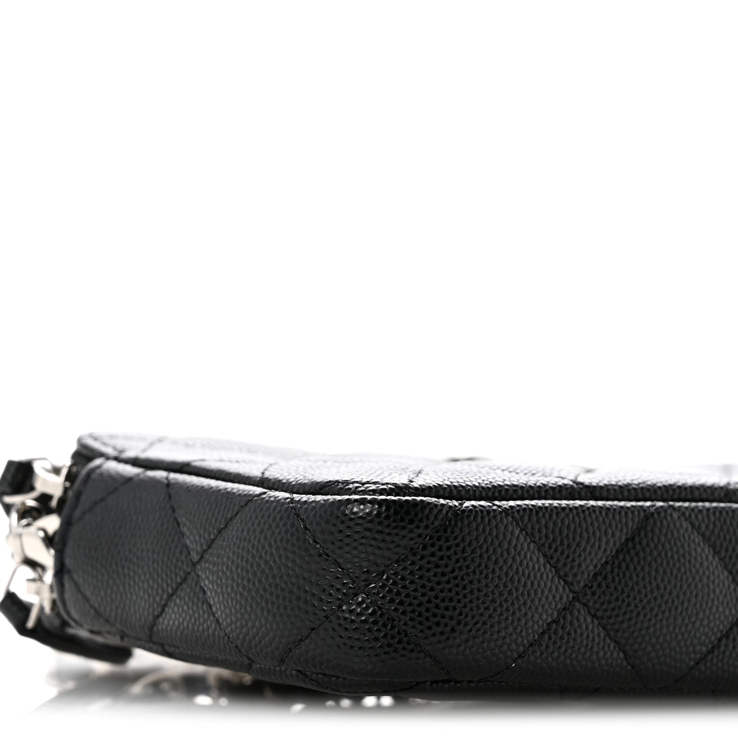 Caviar Quilted Logo Small Clutch With Chain Black