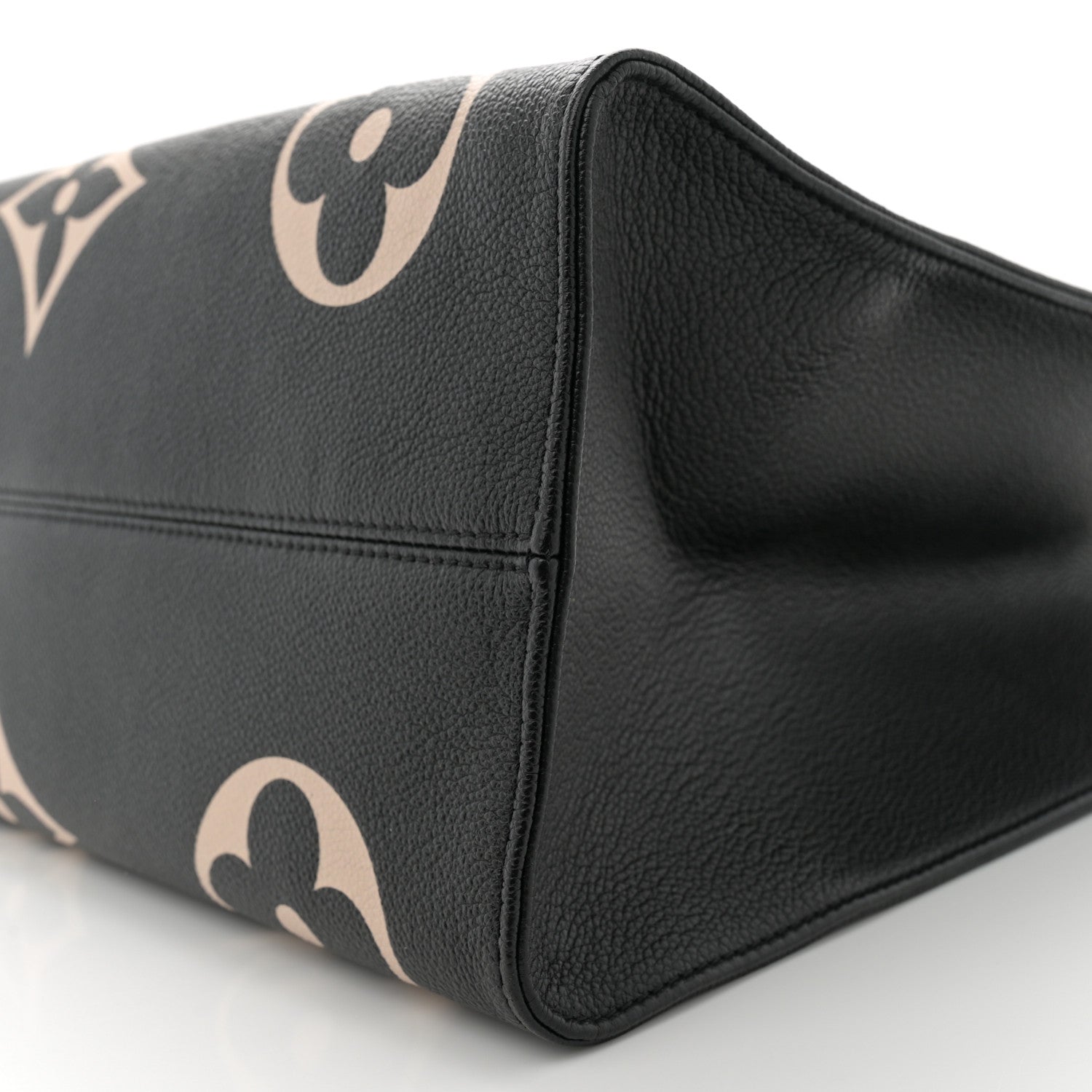 Louis Vuitton Empreinte Monogram Giant Onthego GM Black Beige 9 of 10