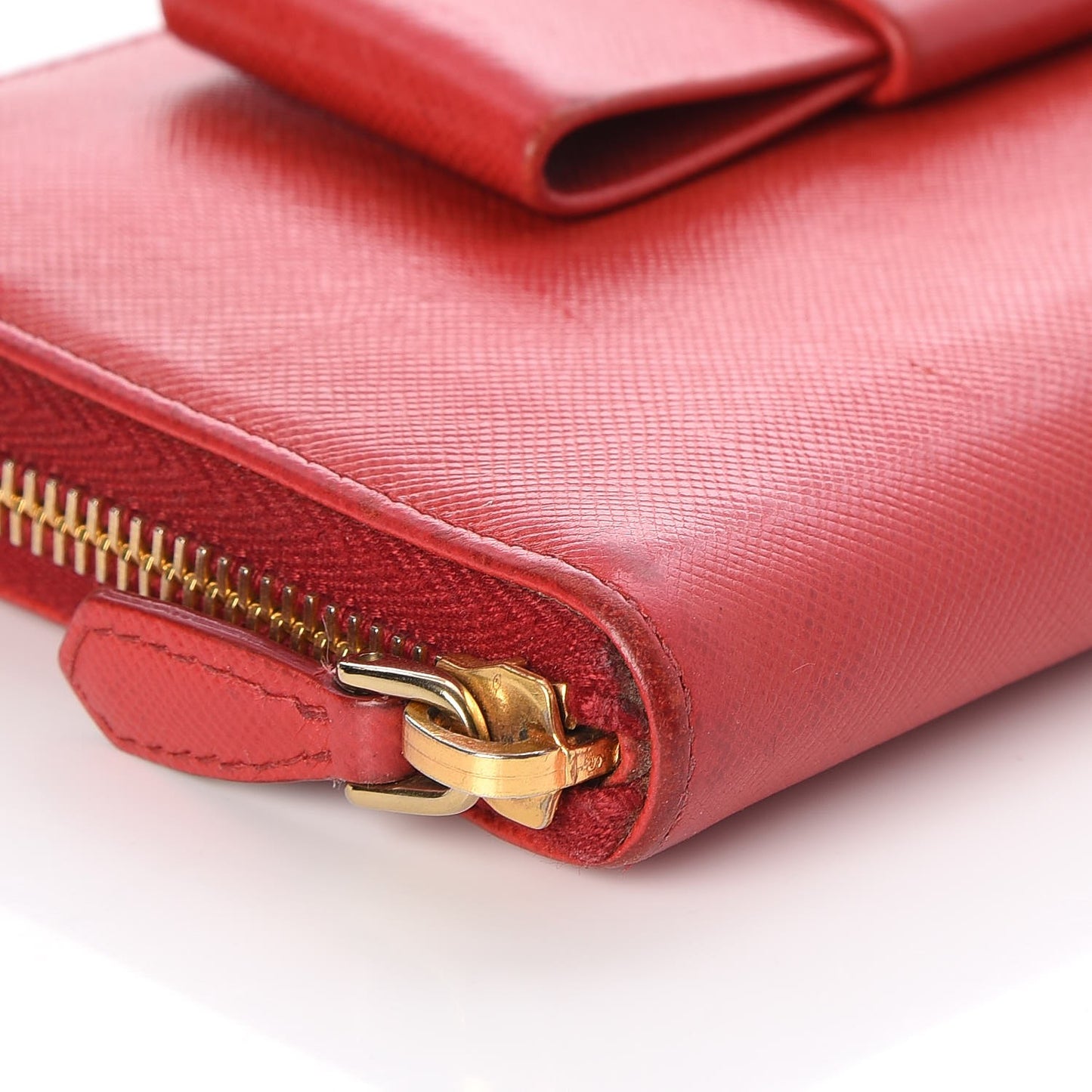 Saffiano Fiocco Bow Zip Around Wallet Fuoco