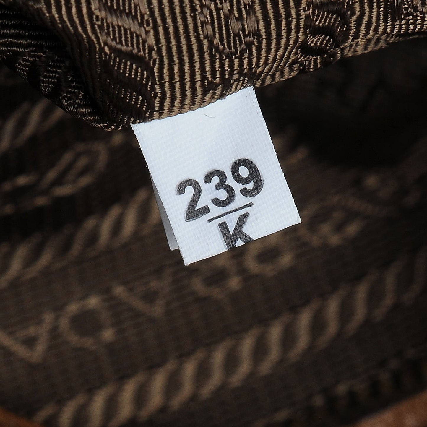 Vitello Daino Side Zip Tote Cannella