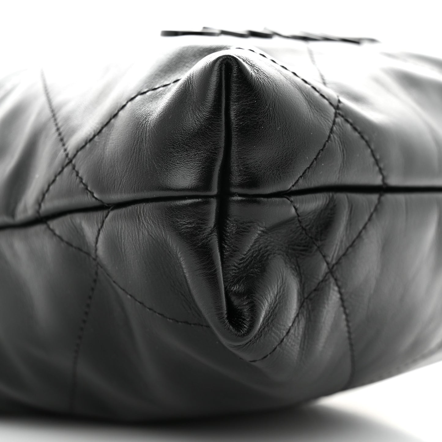 Shiny Calfskin Quilted Mini Chanel 22 So Black