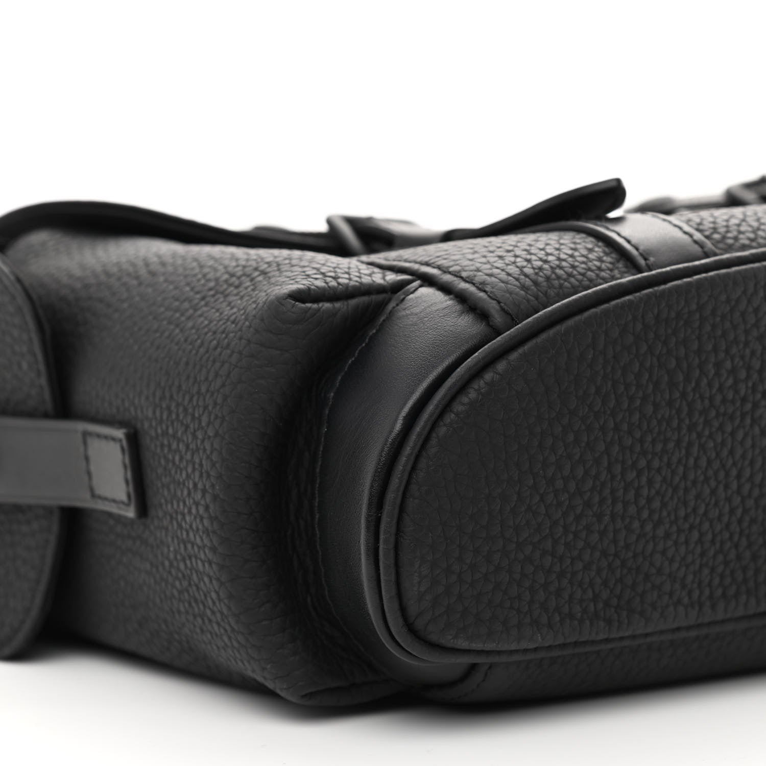 Louis Vuitton Taurillon Christopher Messenger Black 8 of 10