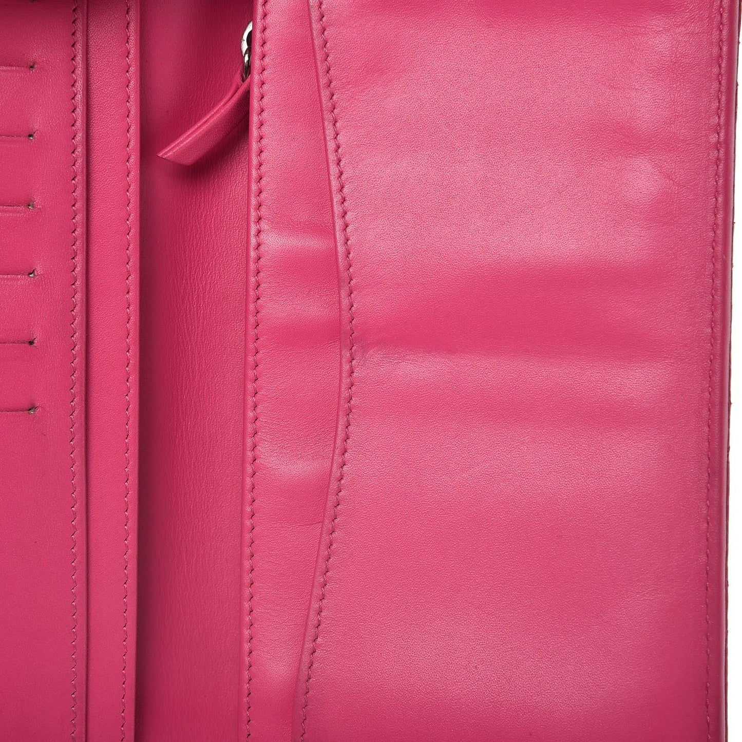 Iridescent Caviar Quilted Yen Wallet Pink