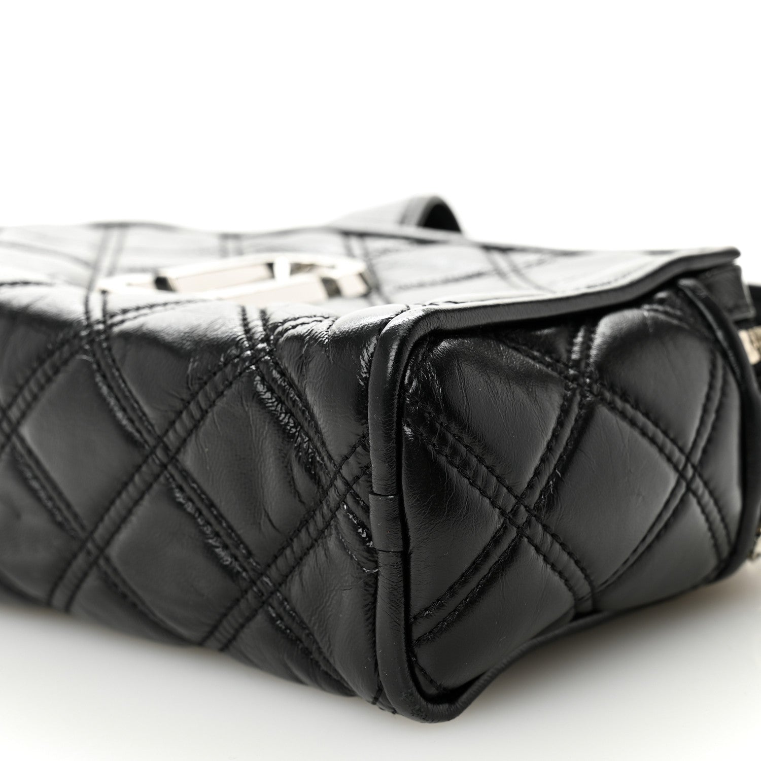 バッグ MARC JACOBS THE SOFTSHOT THE 21 Marc Jacobs Natural Grain Calfskin Quilted The Softshot 21 Bag