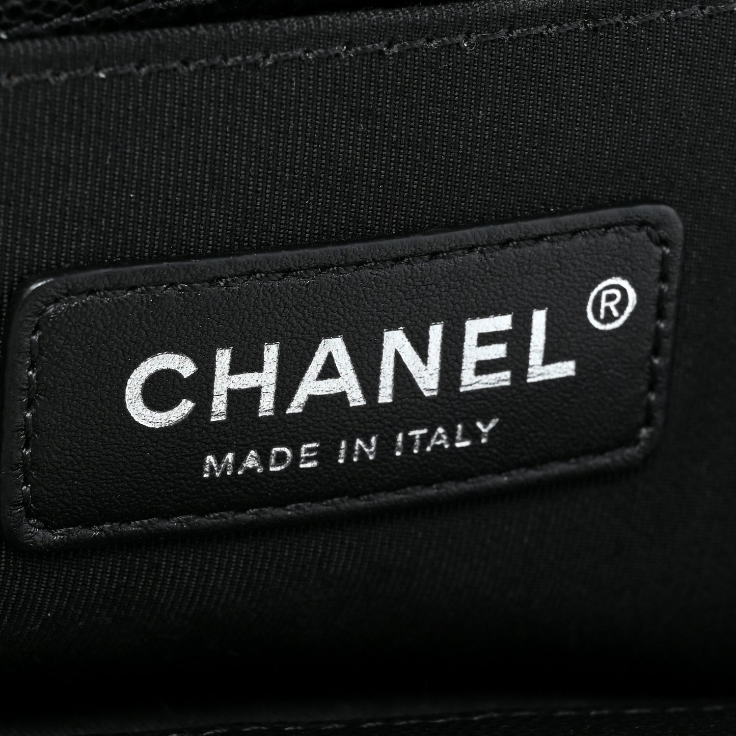 Caviar Chevron Quilted Medium Boy Flap Black