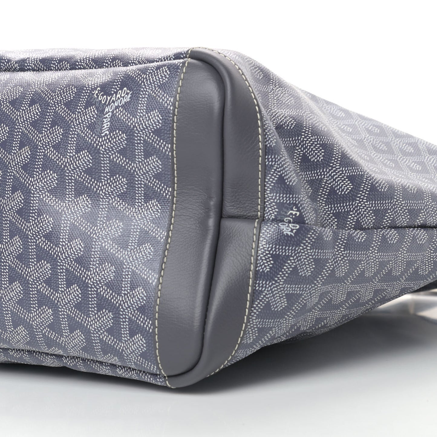Goyardine Artois MM Grey