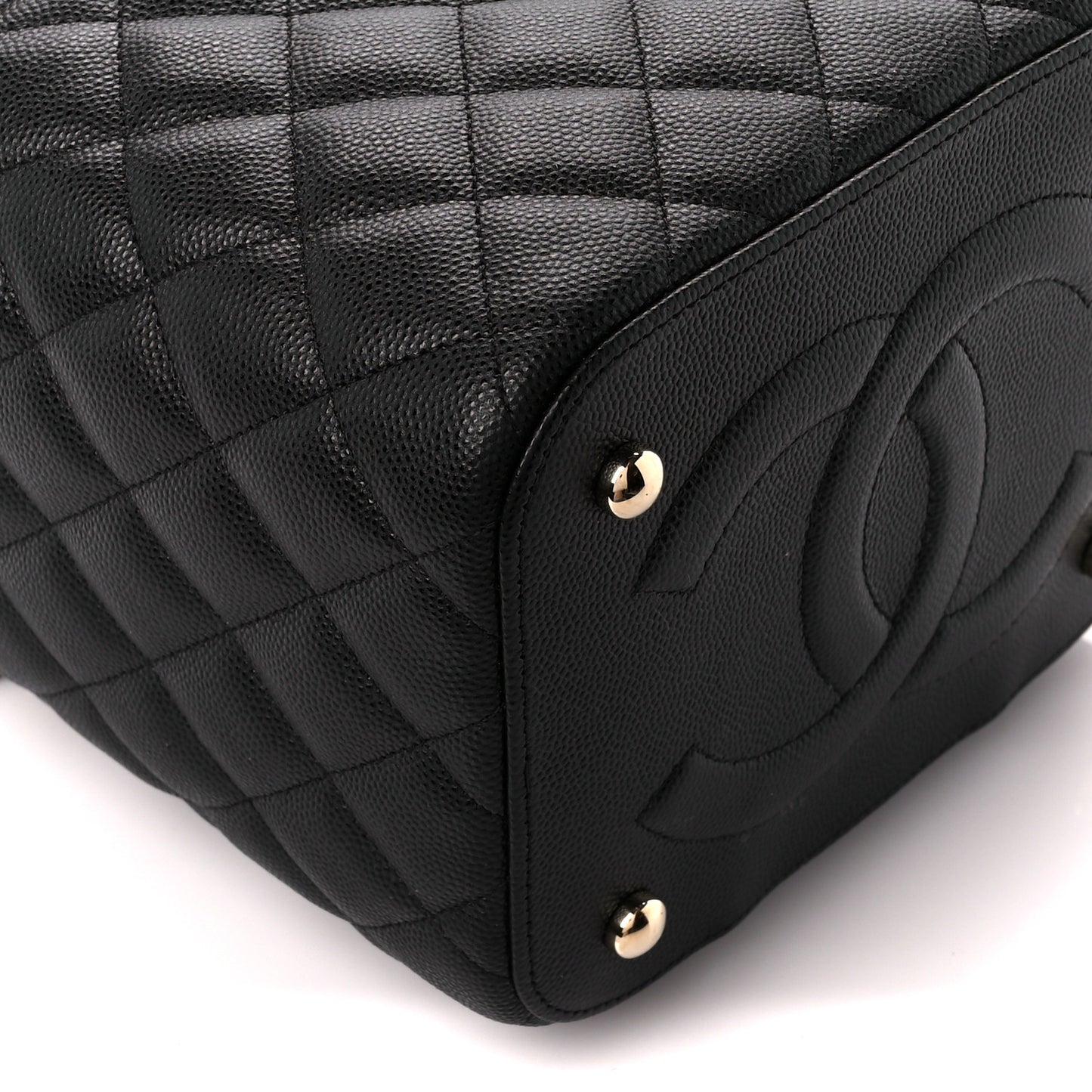 Caviar Quilted Small Top Handle Vanity Case With Chain Black