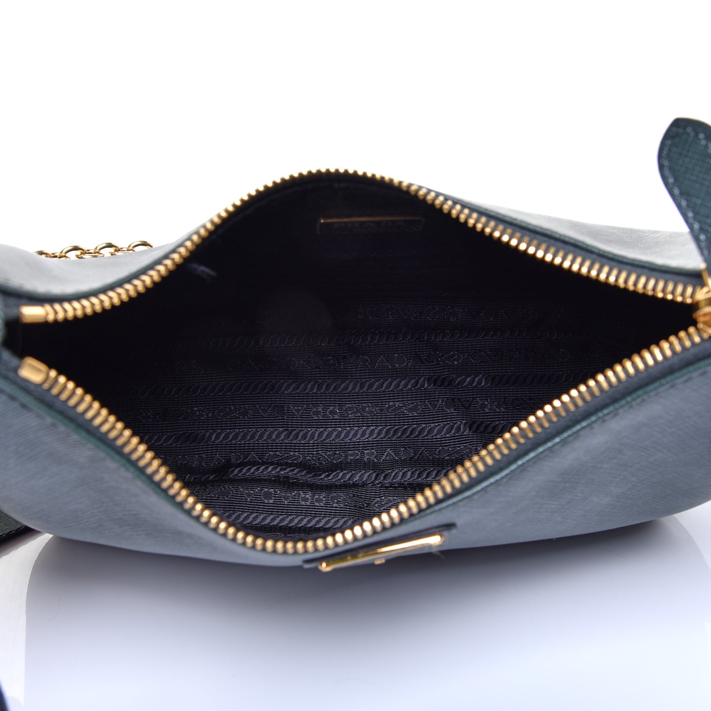 Saffiano Lux Re-Edition 2005 Shoulder Bag Smeraldo