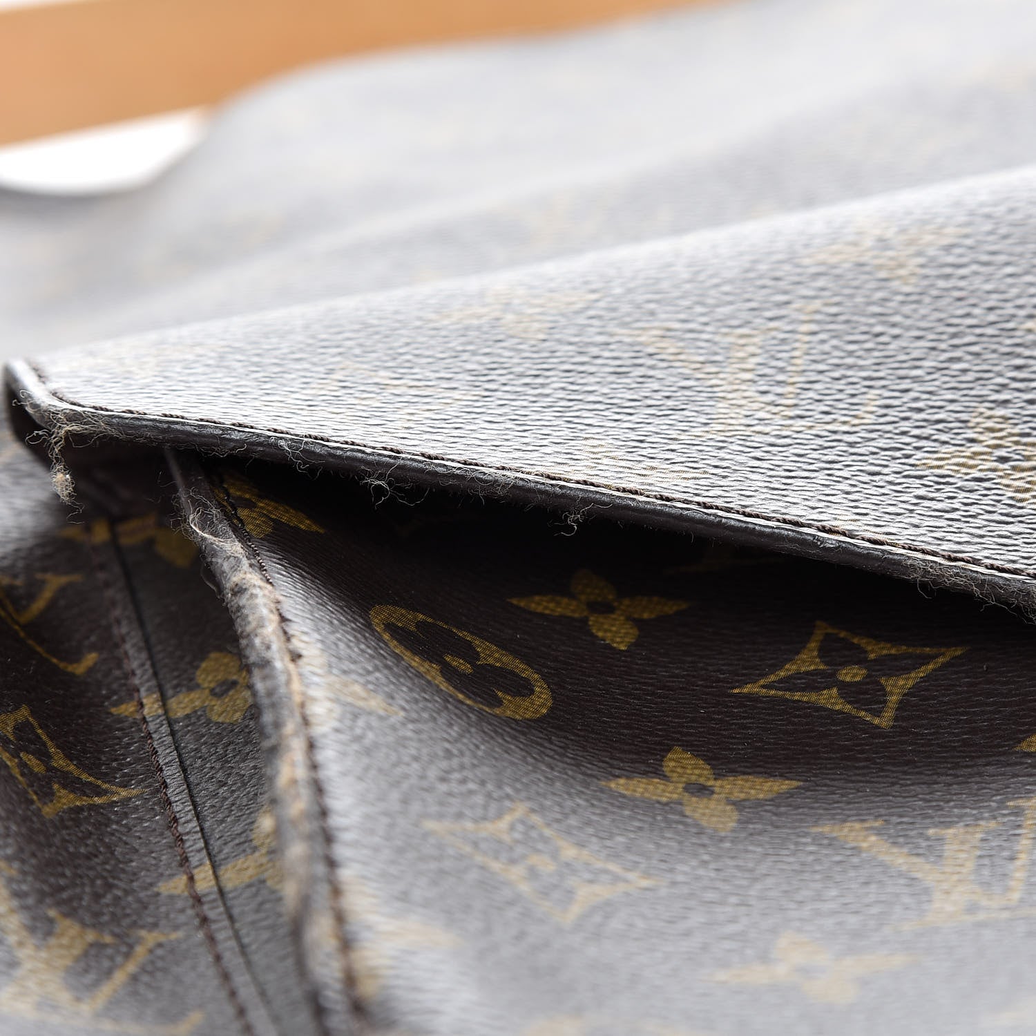 Louis Vuitton Monogram Metis 16 of 24