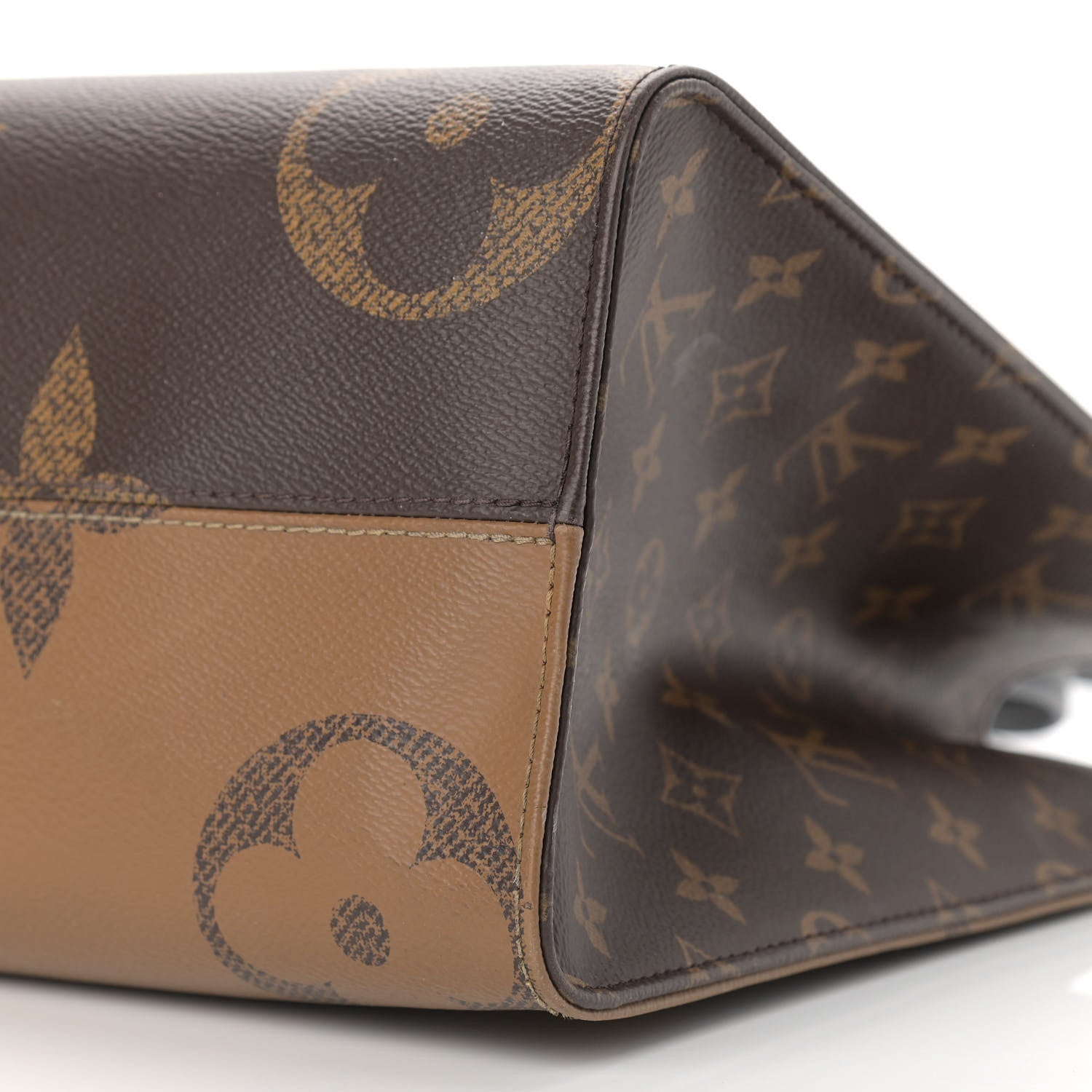 Louis Vuitton Reverse Monogram Giant Onthego MM 10 of 15