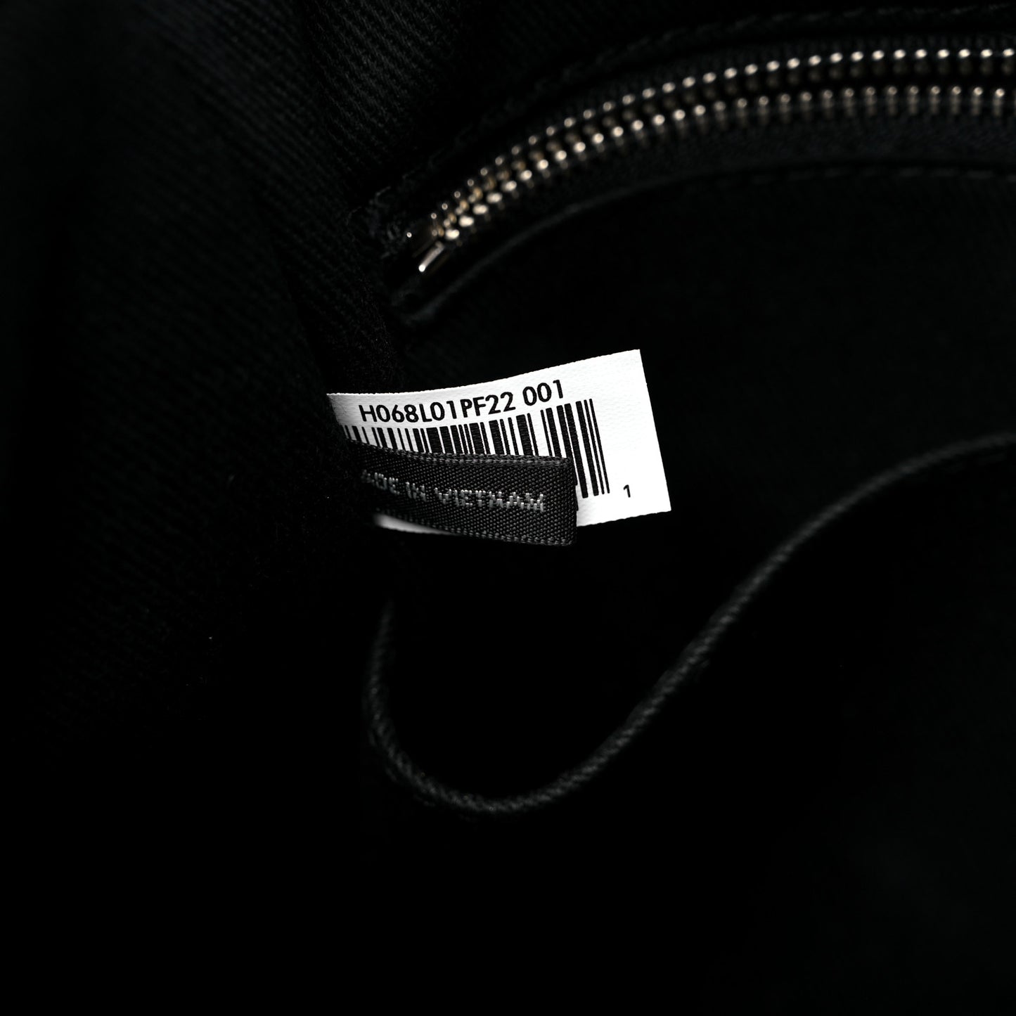 Shiny Crinkled Calfskin Small The Tote Bag Black