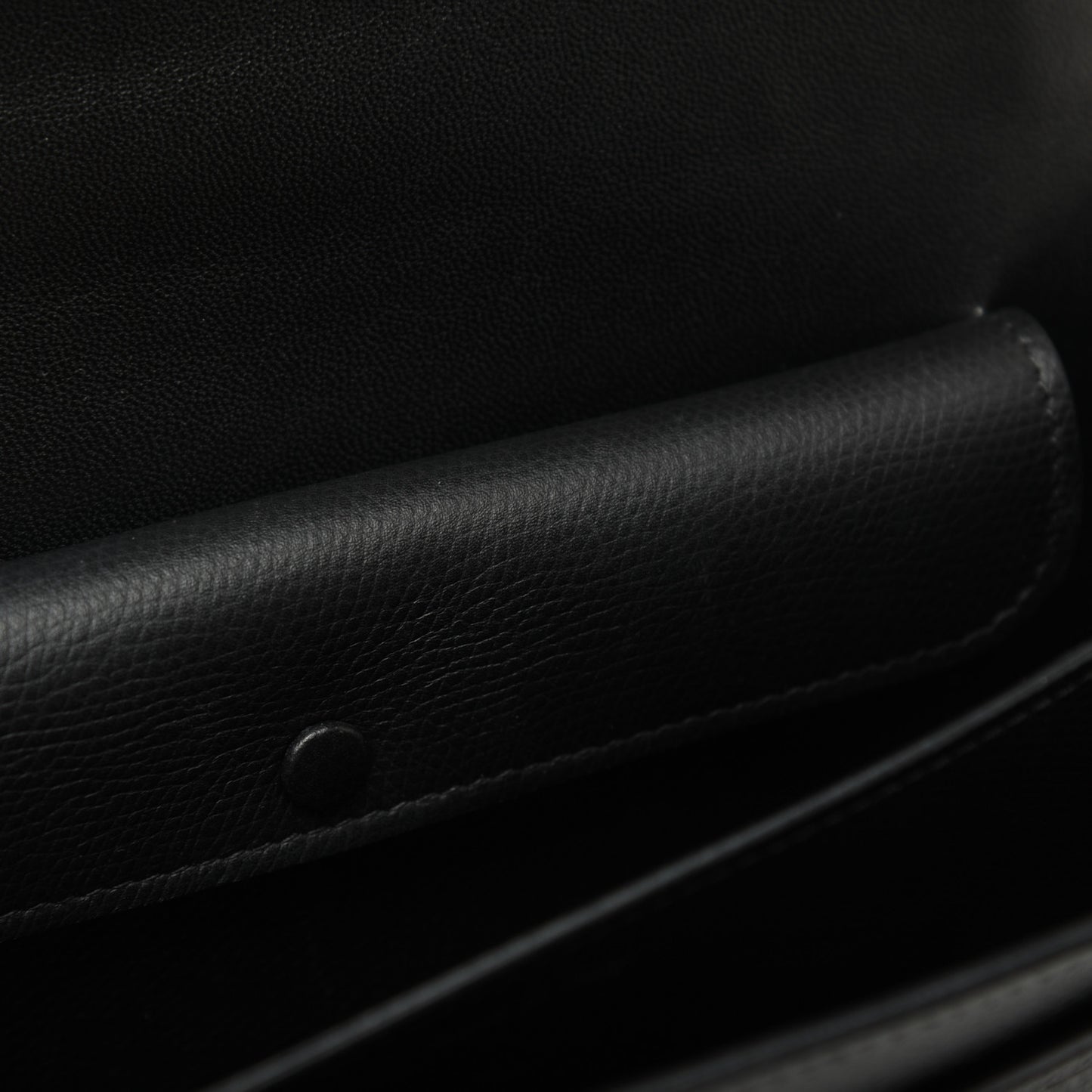 Baby Grained Calfskin Small Case Flap Black