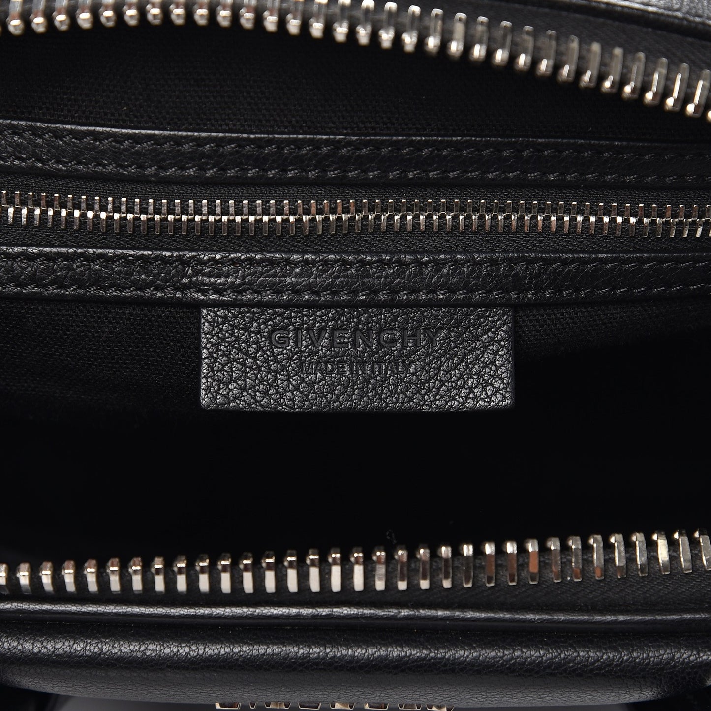 Sugar Goatskin Medium Antigona Black