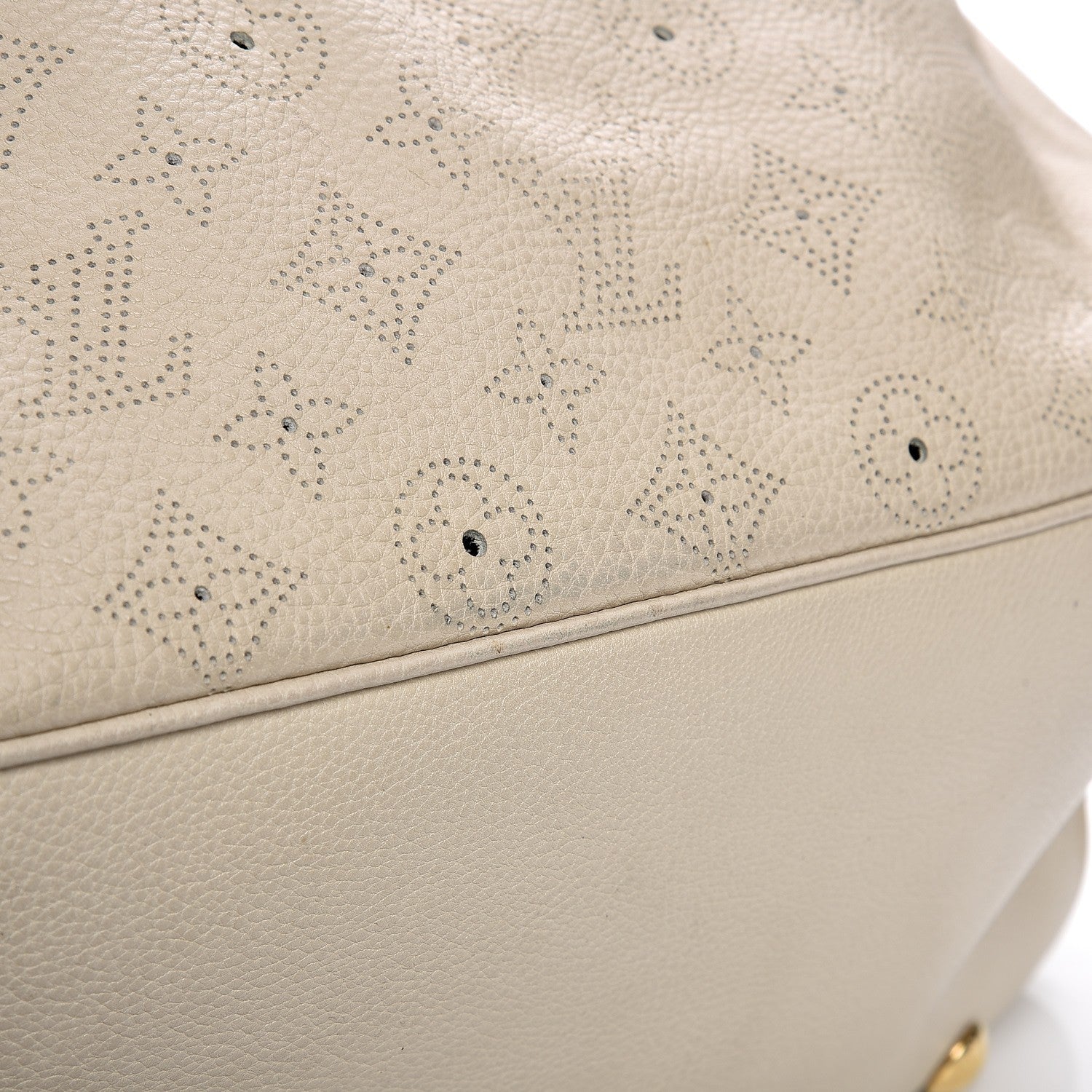 Louis Vuitton Mahina XL Gris 9 of 15