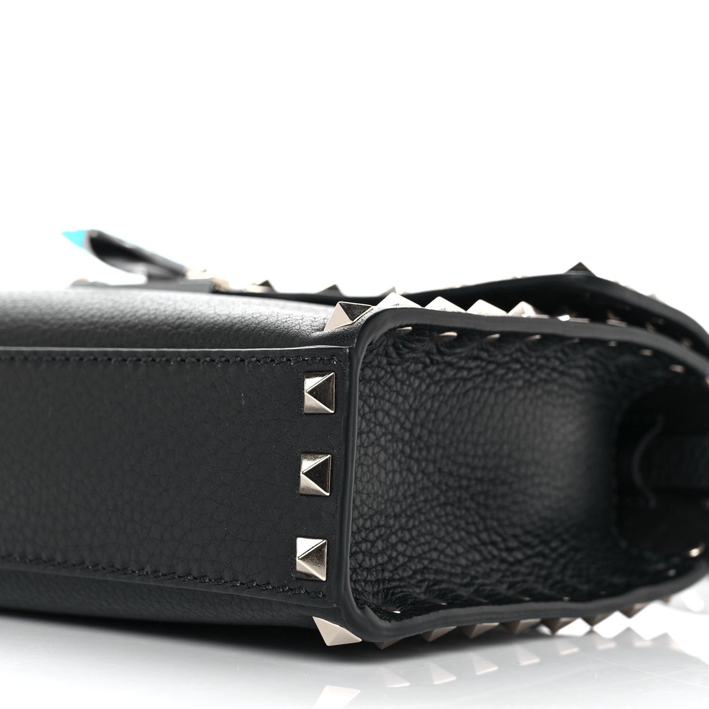 Pebbled Calfskin Medium Rockstud Flip Lock Crossbody Bag Black