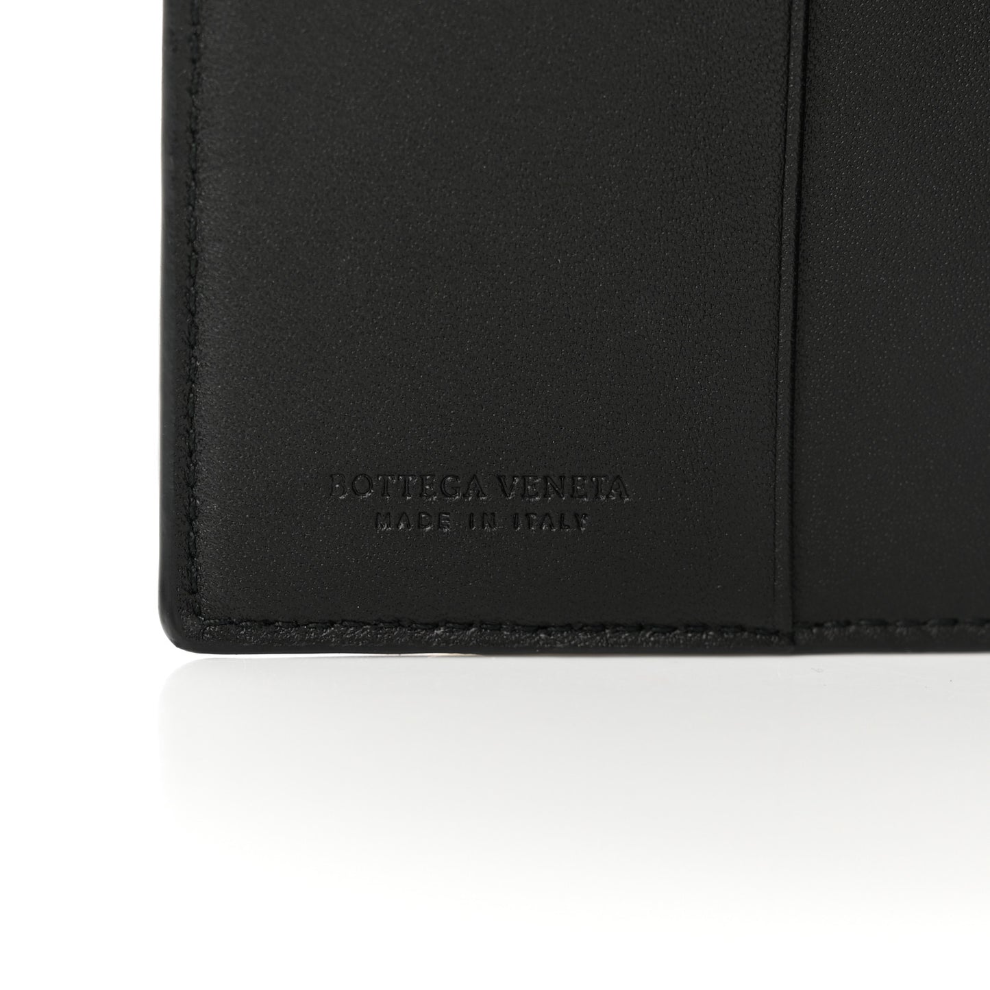 Nappa Intrecciato Passport Case Black
