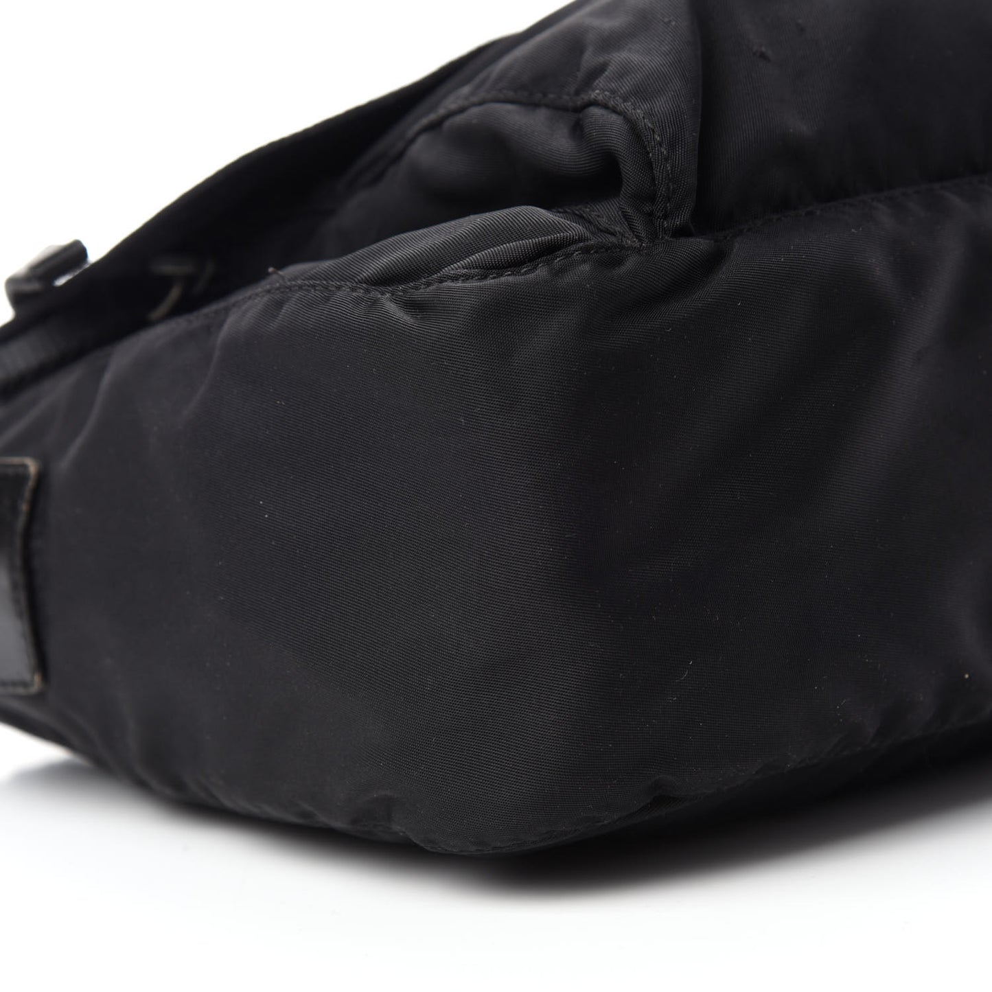 Nylon Vela Messenger Black