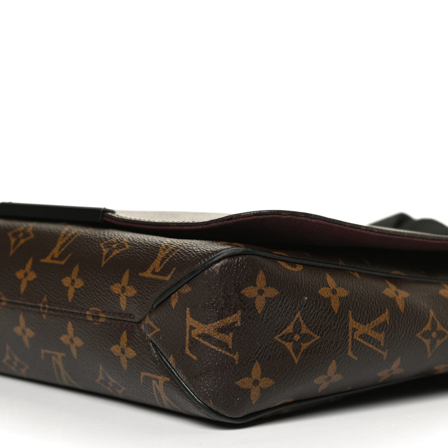 Monogram Macassar District MM