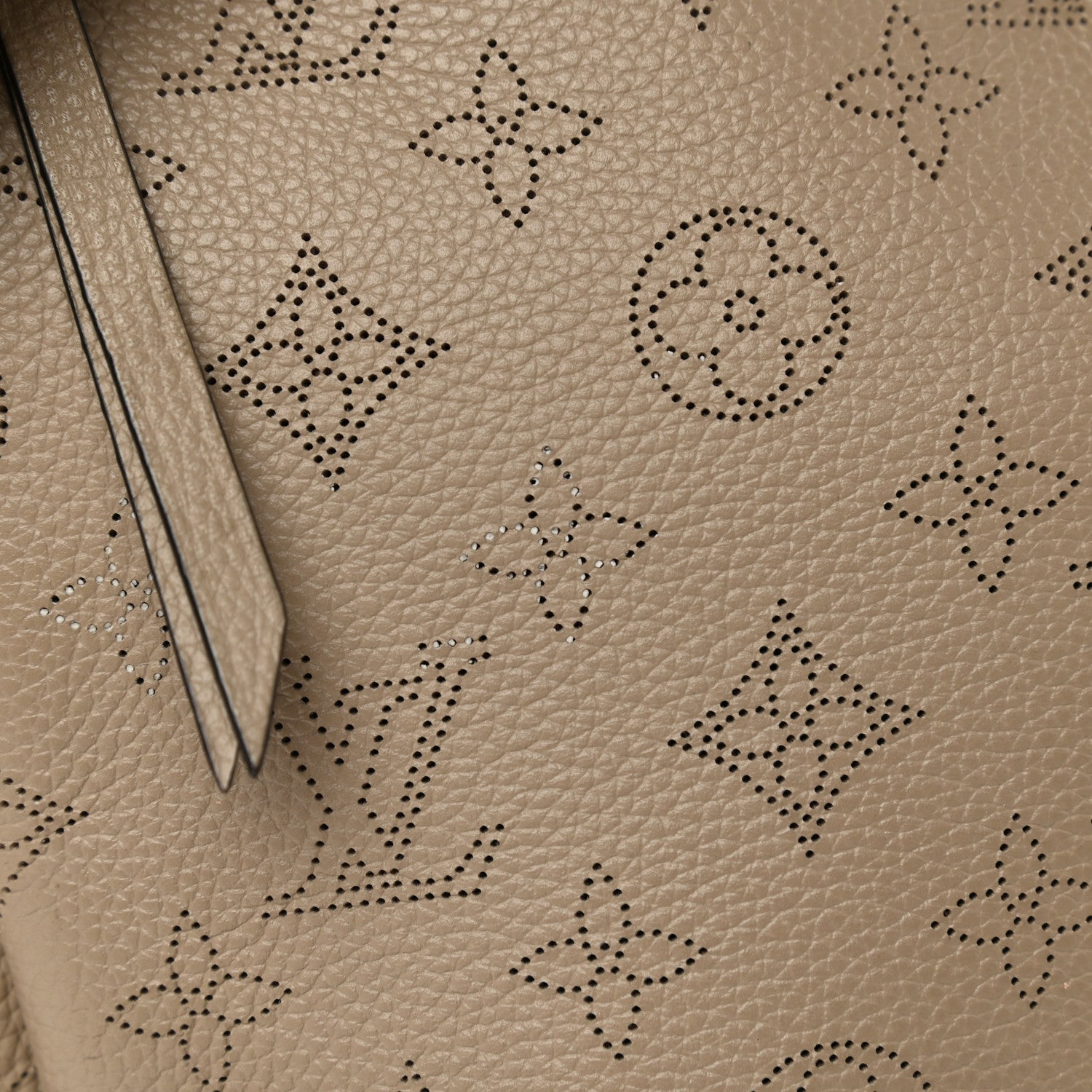 Louis Vuitton Mahina Babylone Chain BB Galet 11 of 12