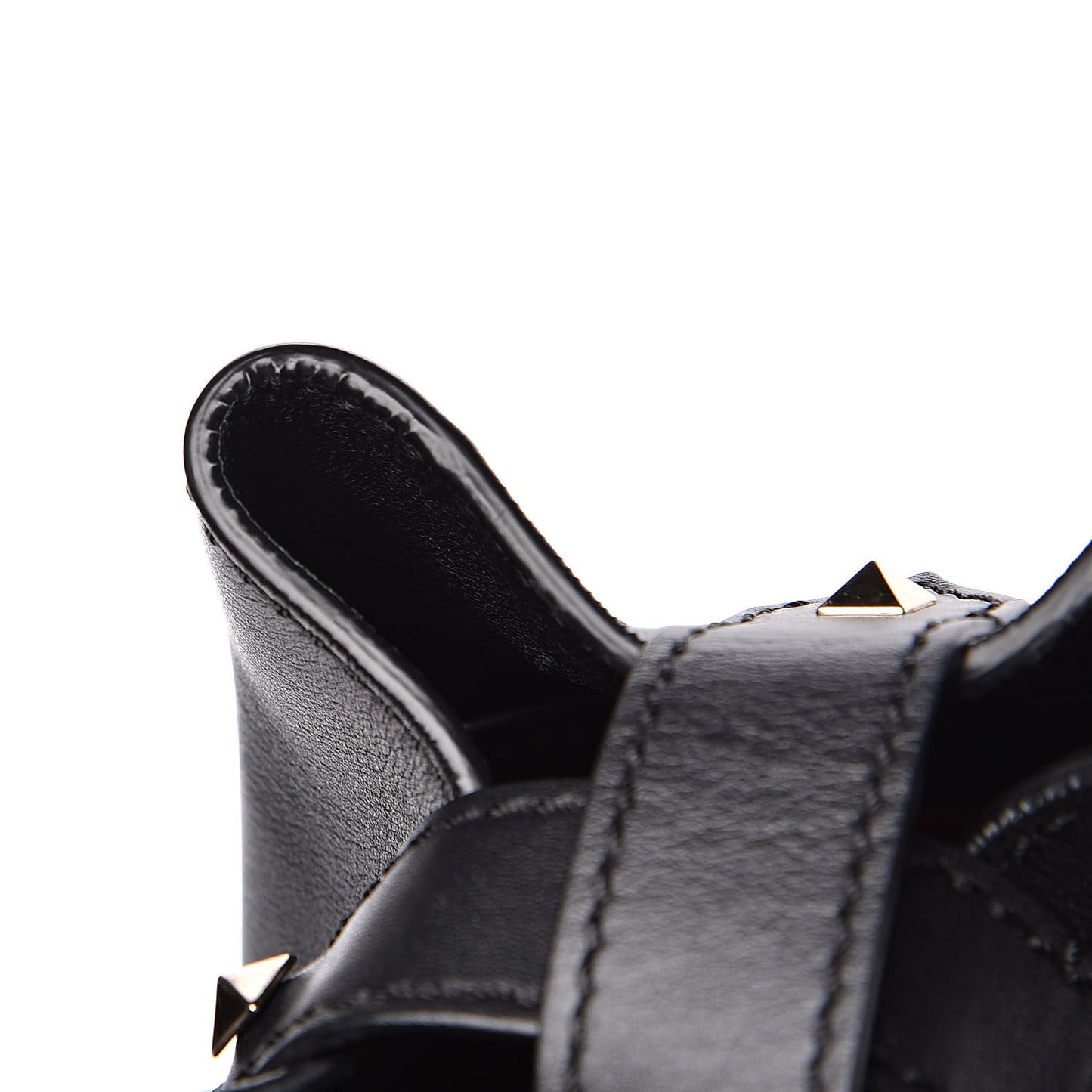 Vitello Rockstud Bucket Bag Black