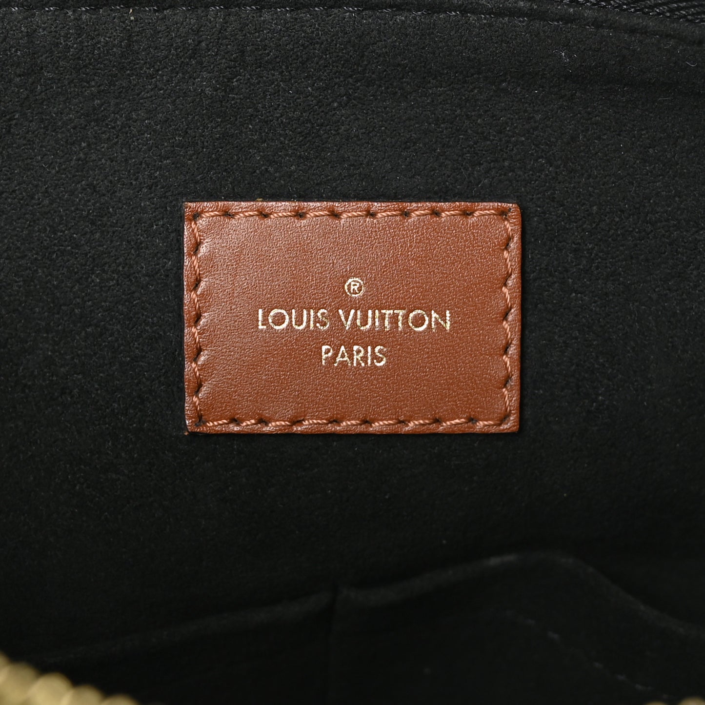 Monogram V Tote MM Black