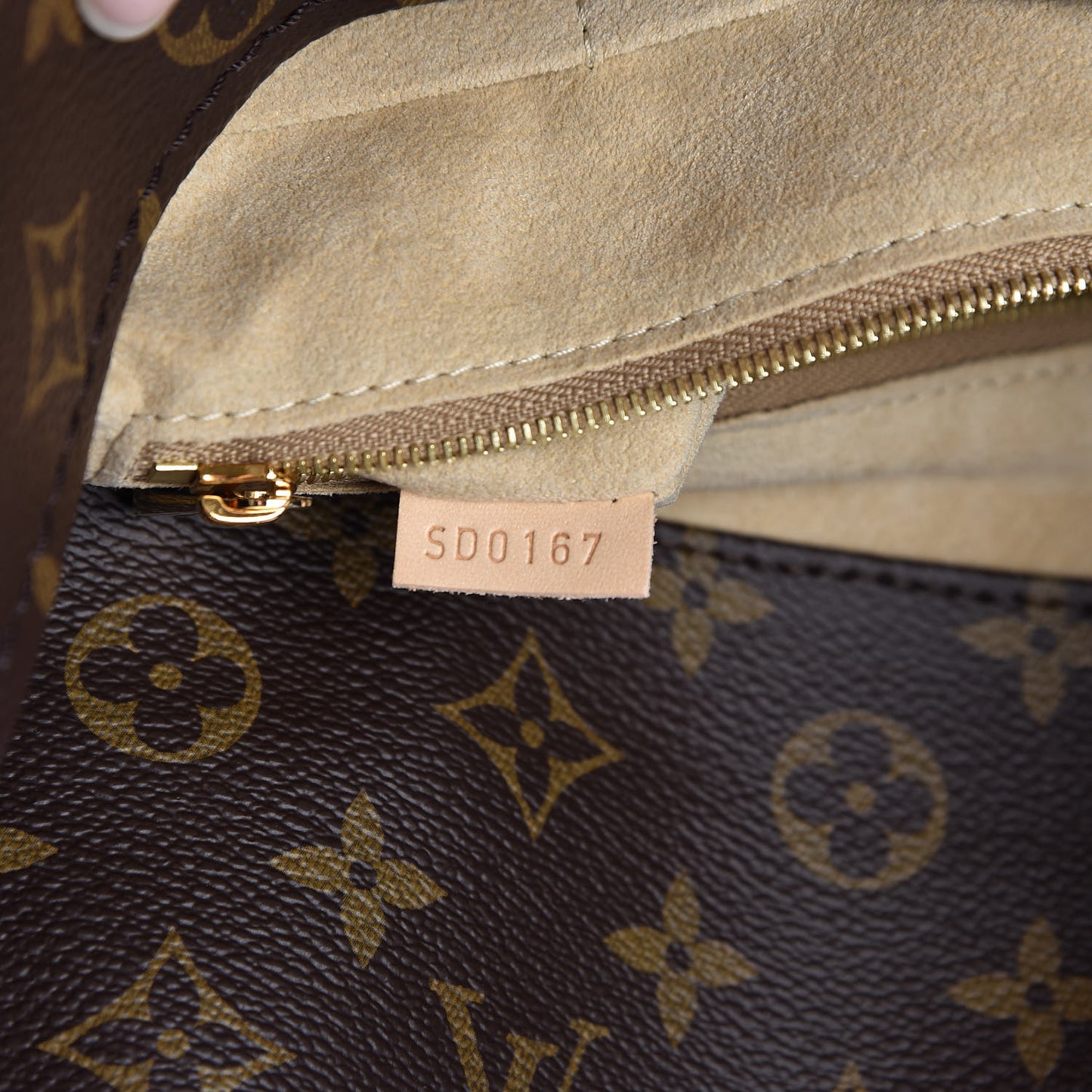 Monogram Artsy MM