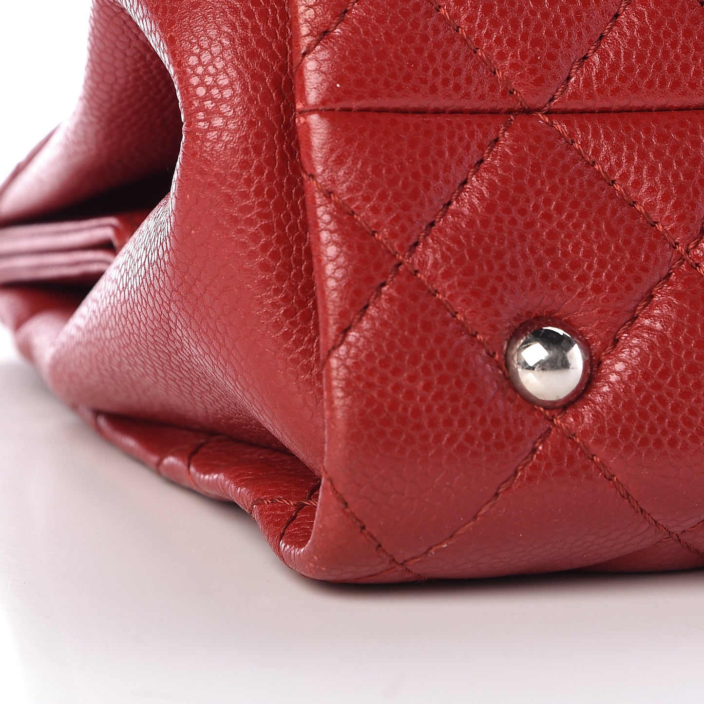 Caviar Quilted Timeless CC Shopping Tote Red
