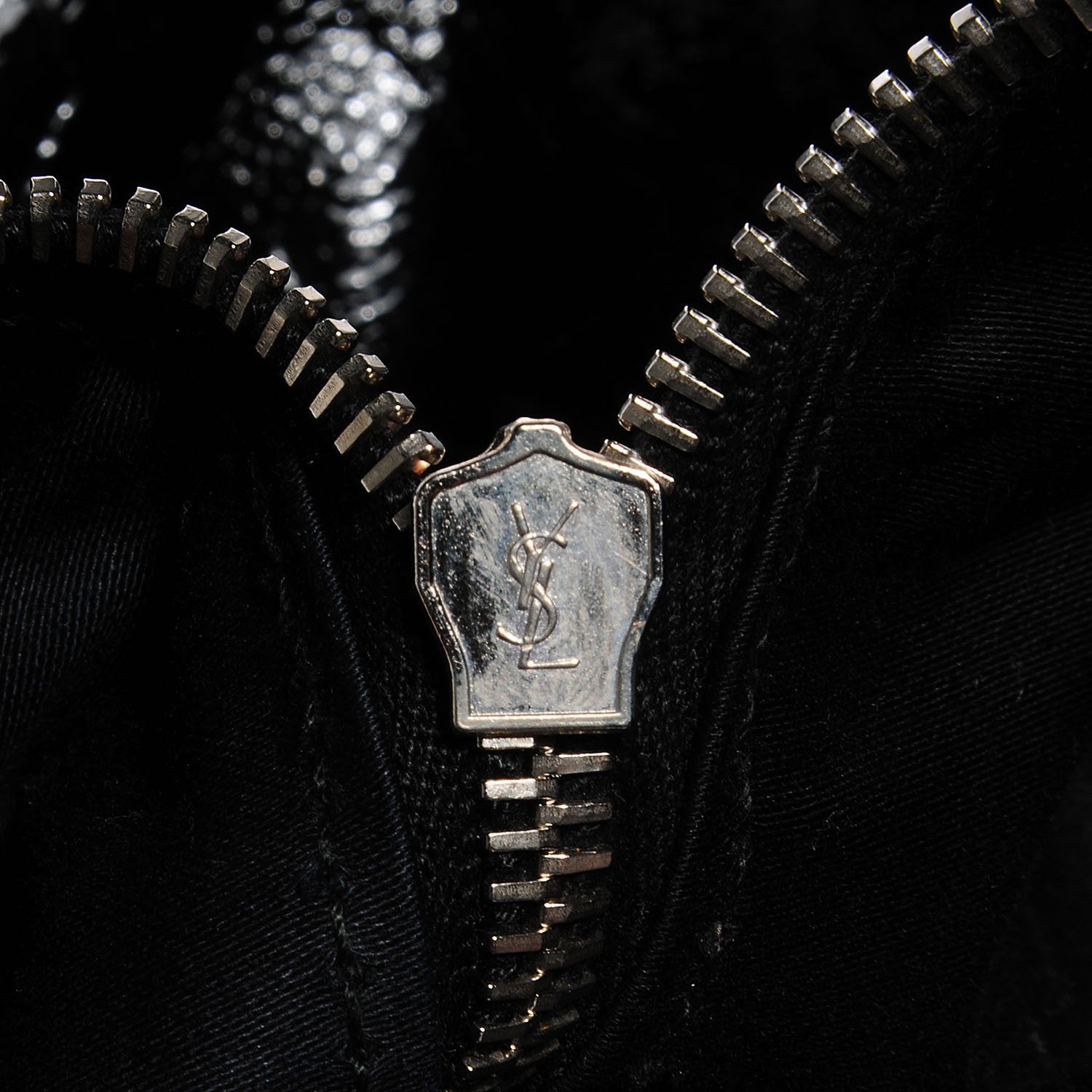 Saint Laurent Embossed Patent Medium Easy Y Bag Black 9 of 9