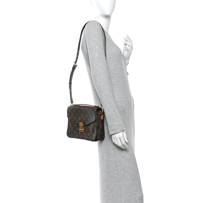Louis Vuitton Monogram Pochette Metis 2 of 16