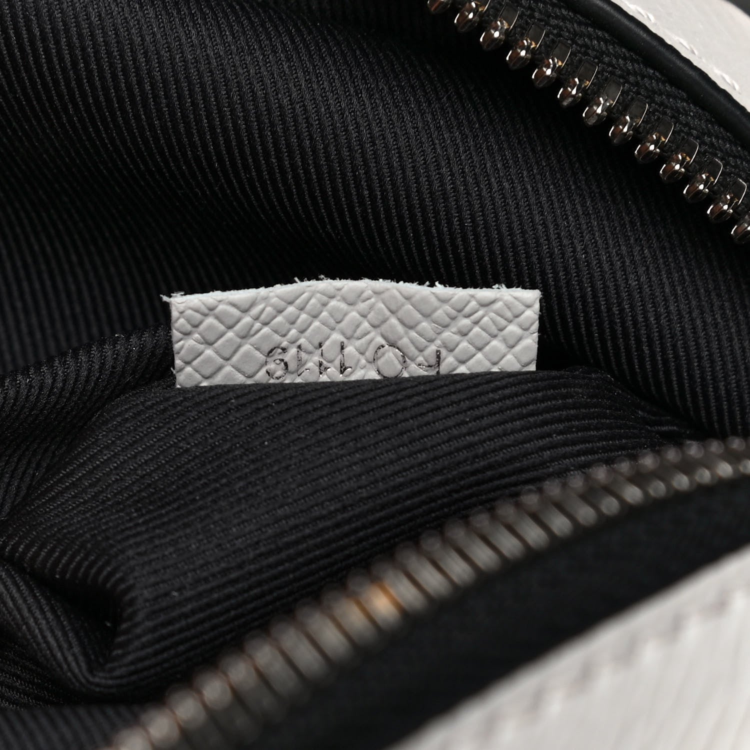 Louis Vuitton Taiga Monogram Outdoor Messenger White 7 of 13