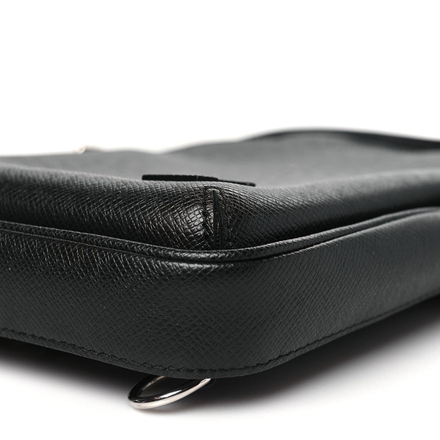 Taiga Avenue Sling Bag Black