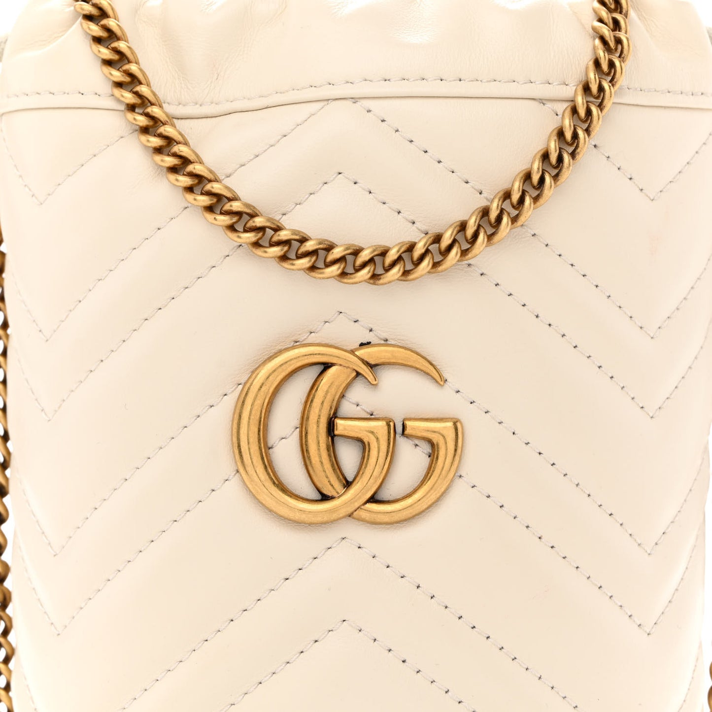 Calfskin Matelasse Mini GG Marmont 2.0 Bucket Bag White
